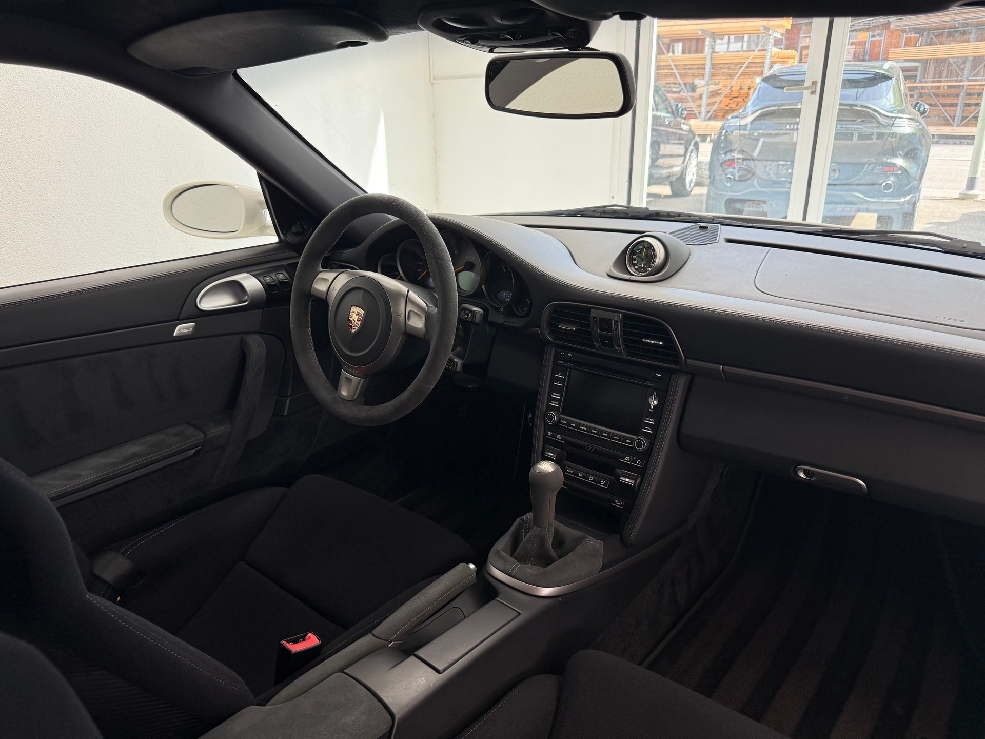 PORSCHE 911 Coupé 3.6 GT2-image-11