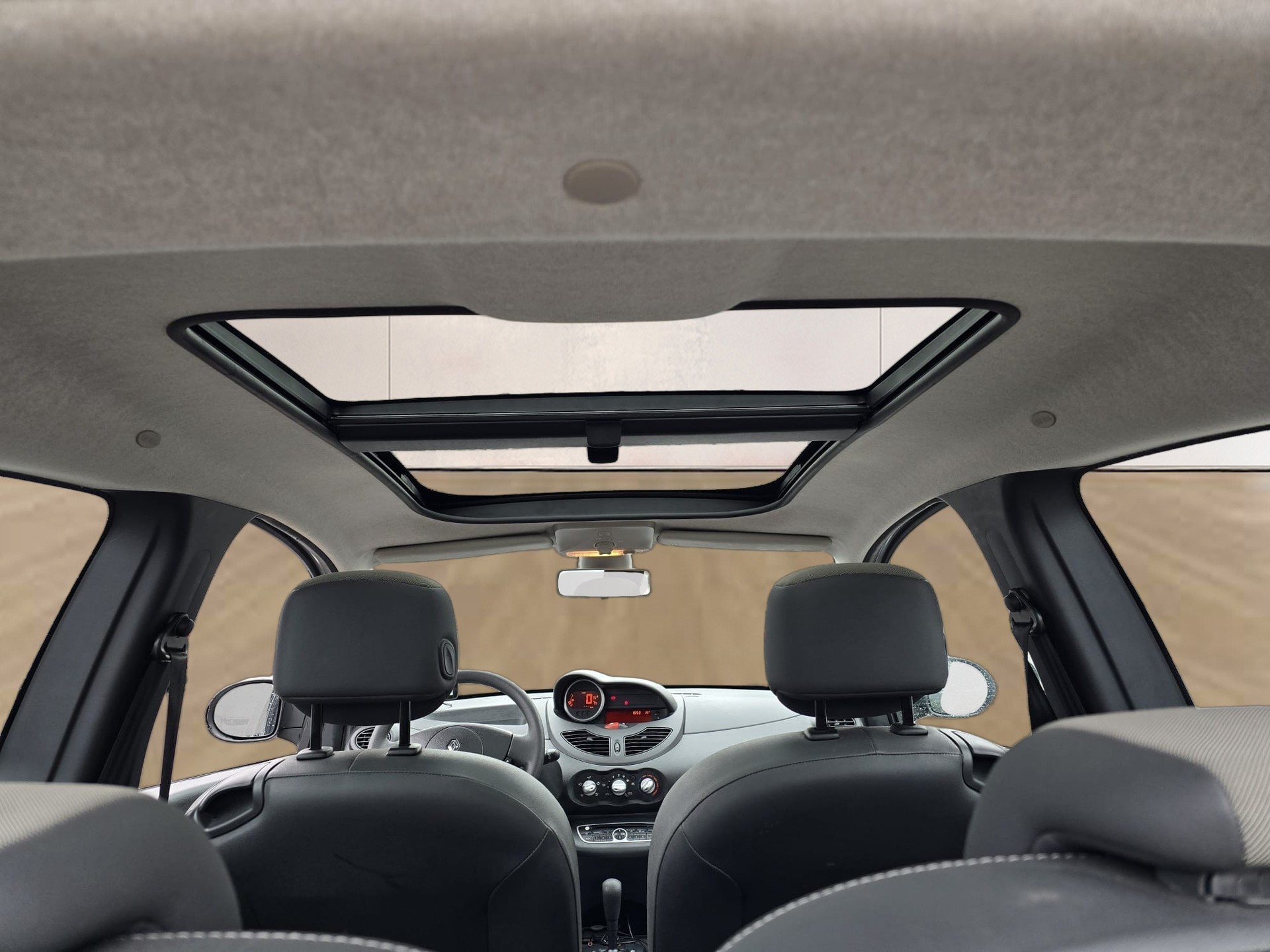RENAULT Twingo 1.2 16V Expression Quickshift-image-10