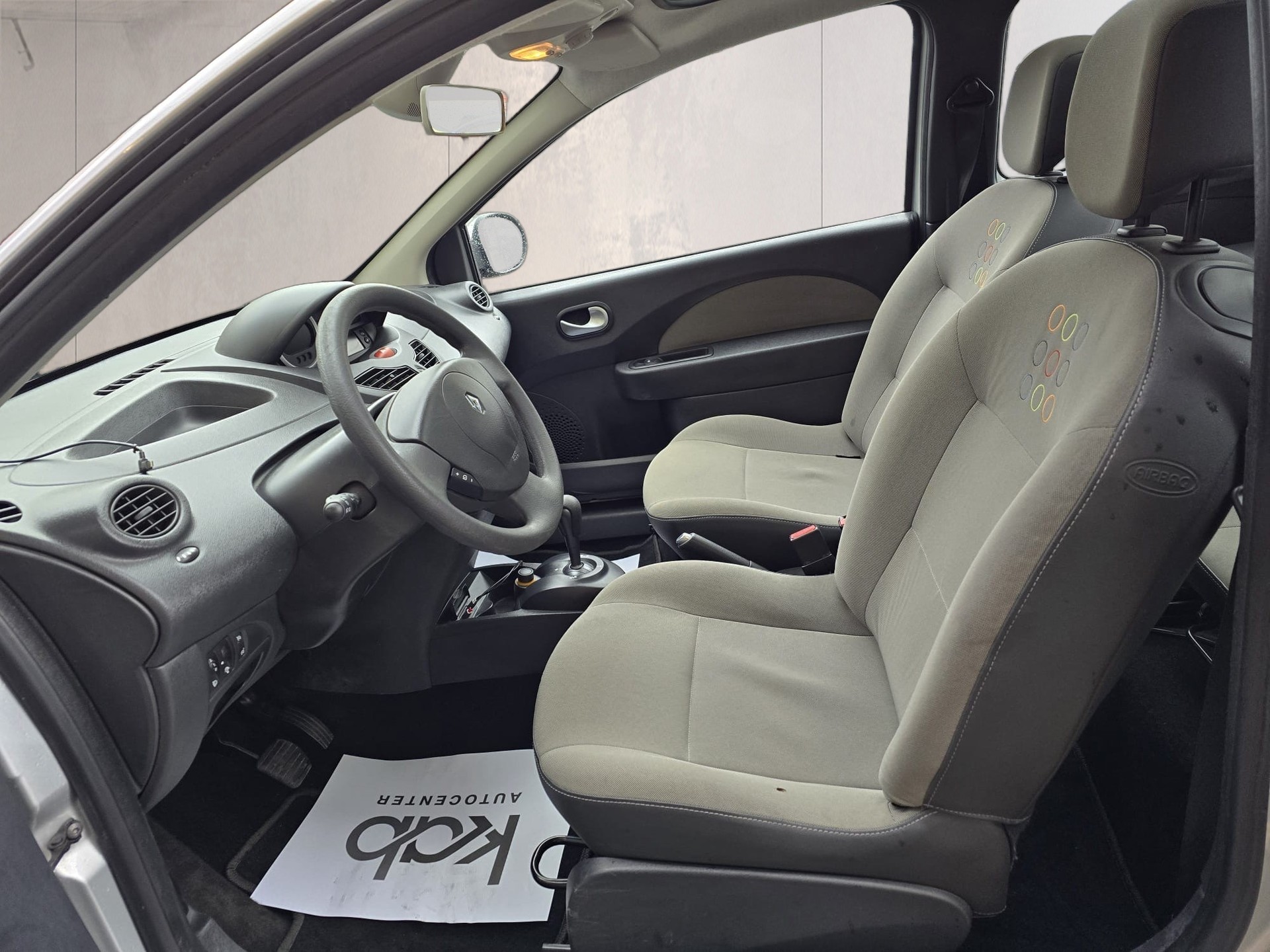 RENAULT Twingo 1.2 16V Expression Quickshift-image-16