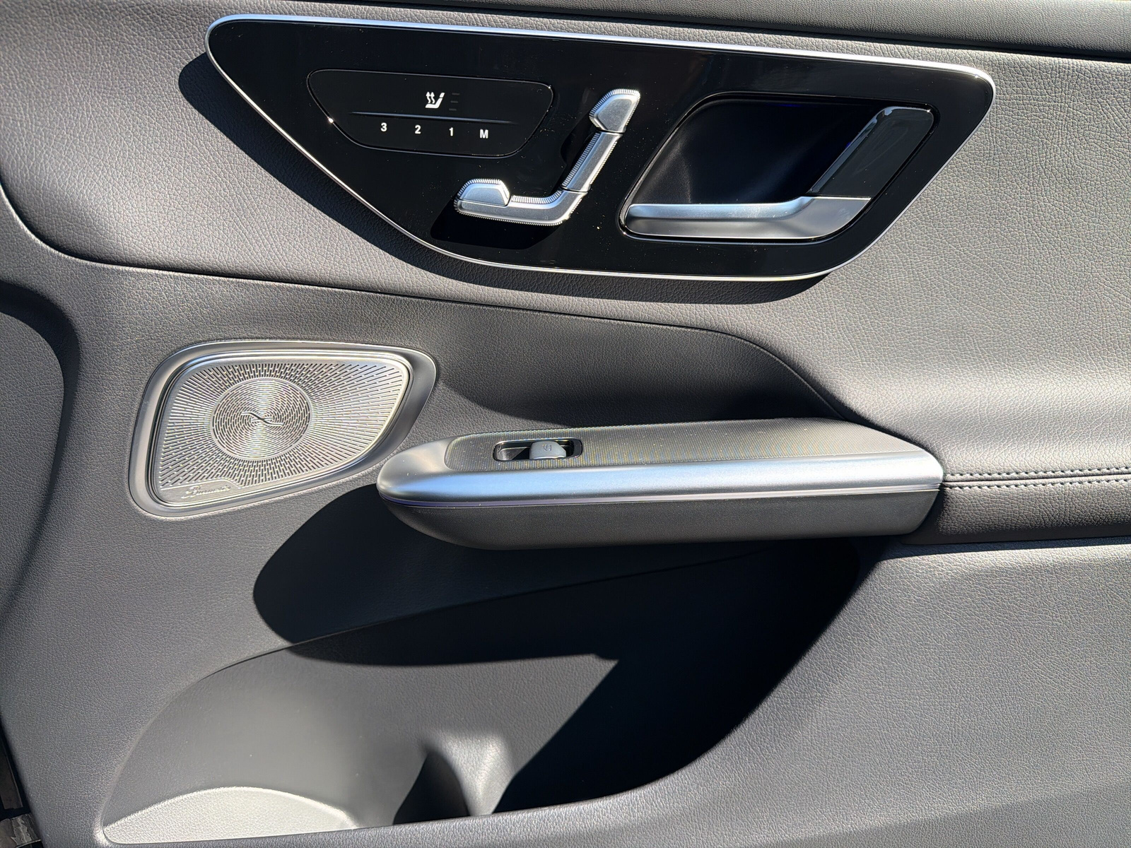 MERCEDES-BENZ GLC 300 e 4Matic EQ Star 9G-Tronic-image-16