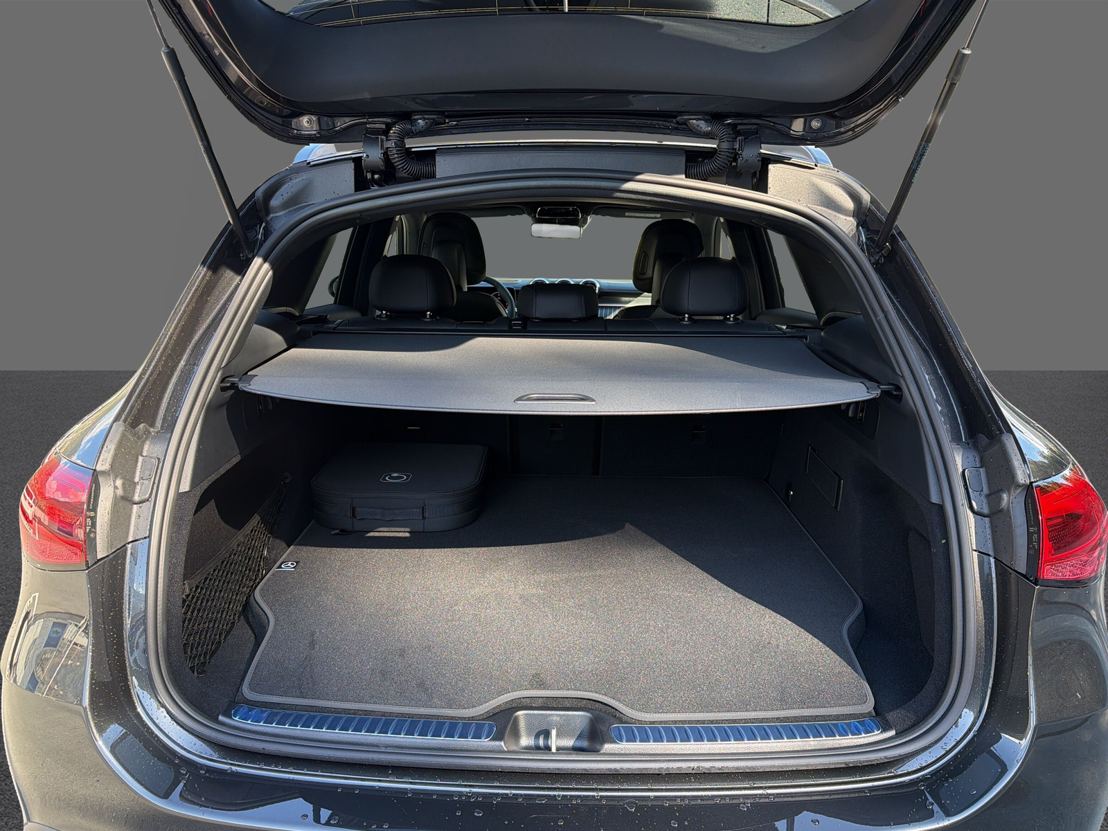 MERCEDES-BENZ GLC 300 e 4Matic EQ Star 9G-Tronic-image-19