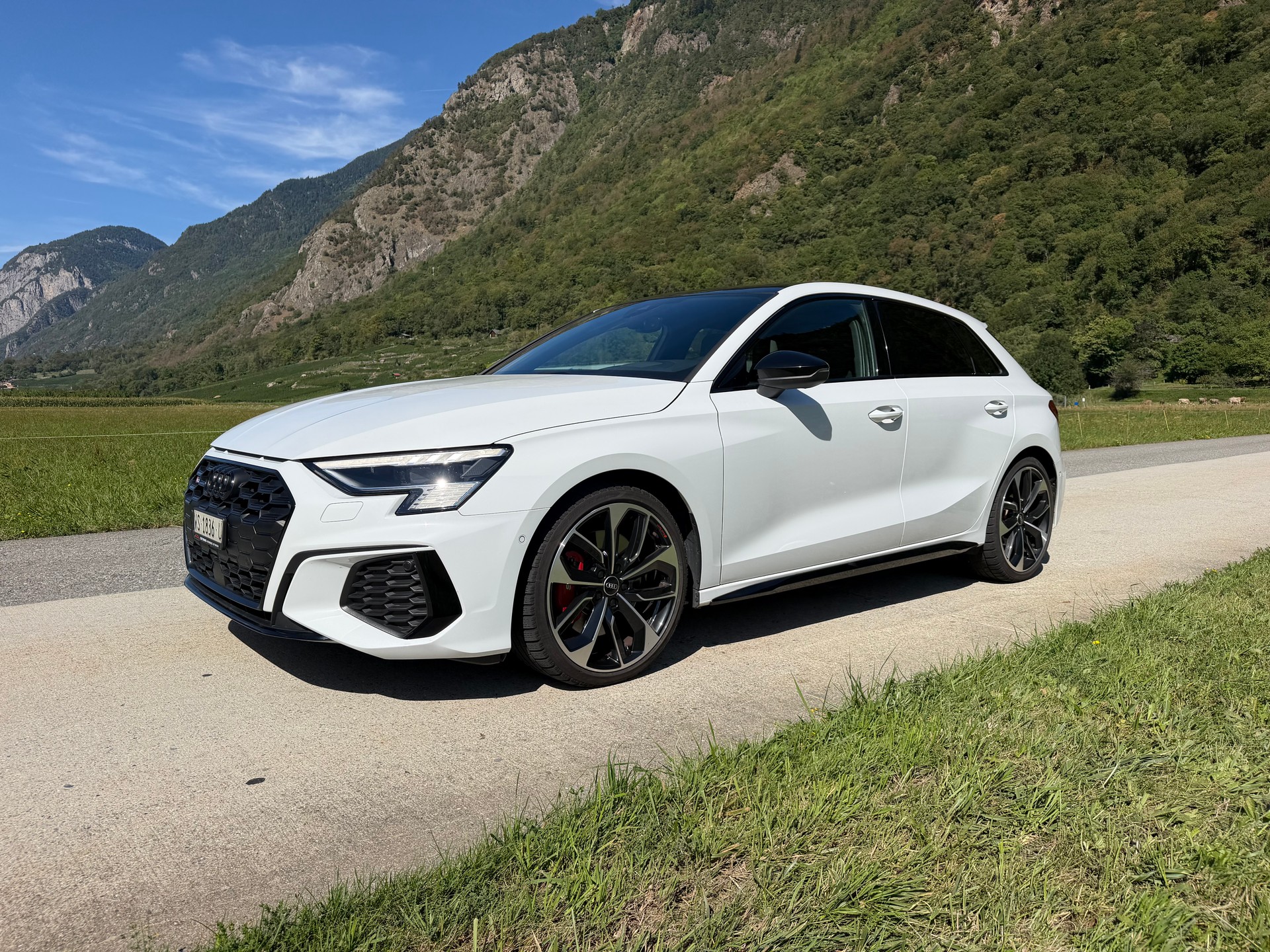 AUDI S3 Sportback 2.0 TFSI quattro S-tronic-image-2