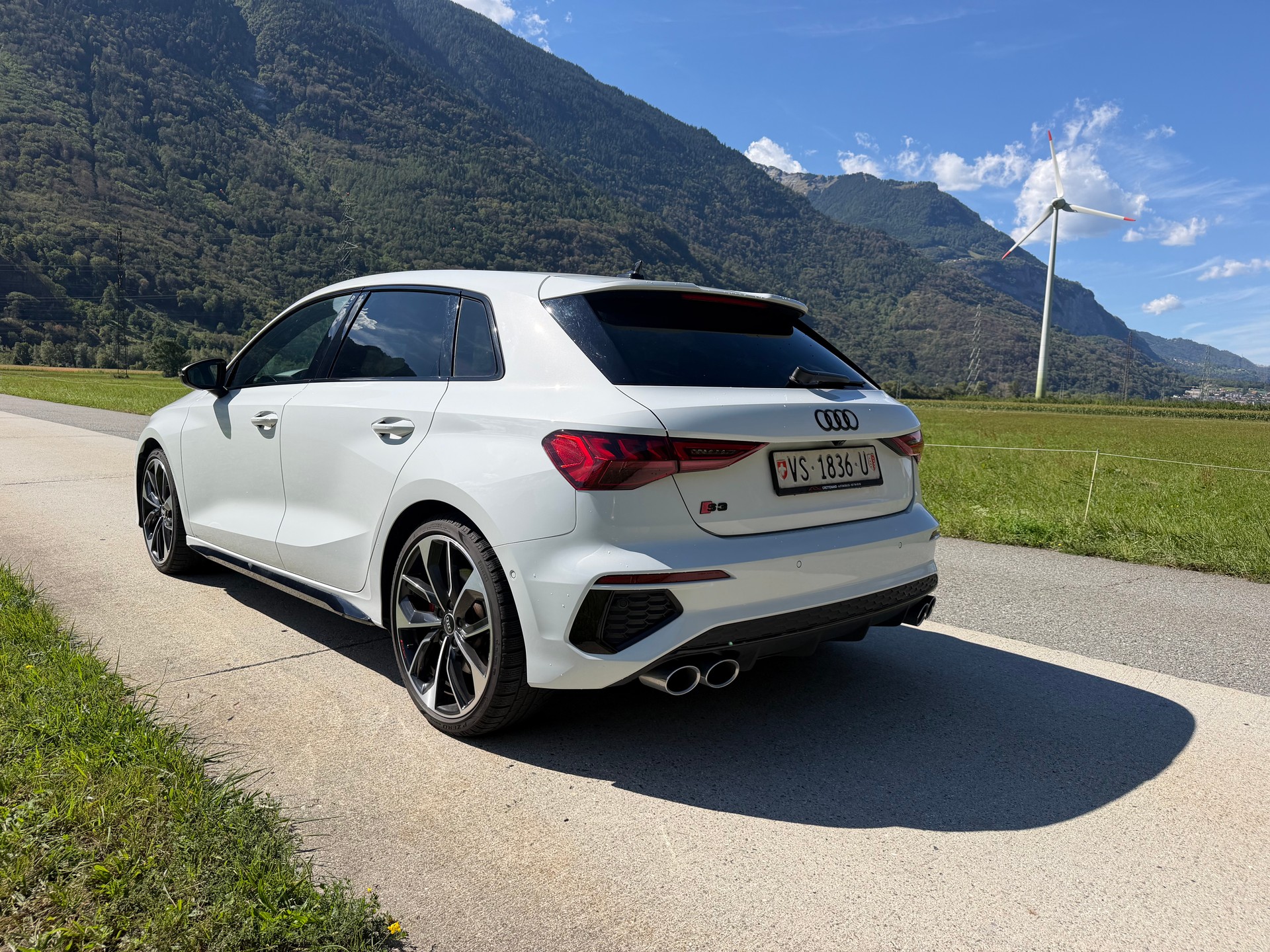 AUDI S3 Sportback 2.0 TFSI quattro S-tronic-image-3