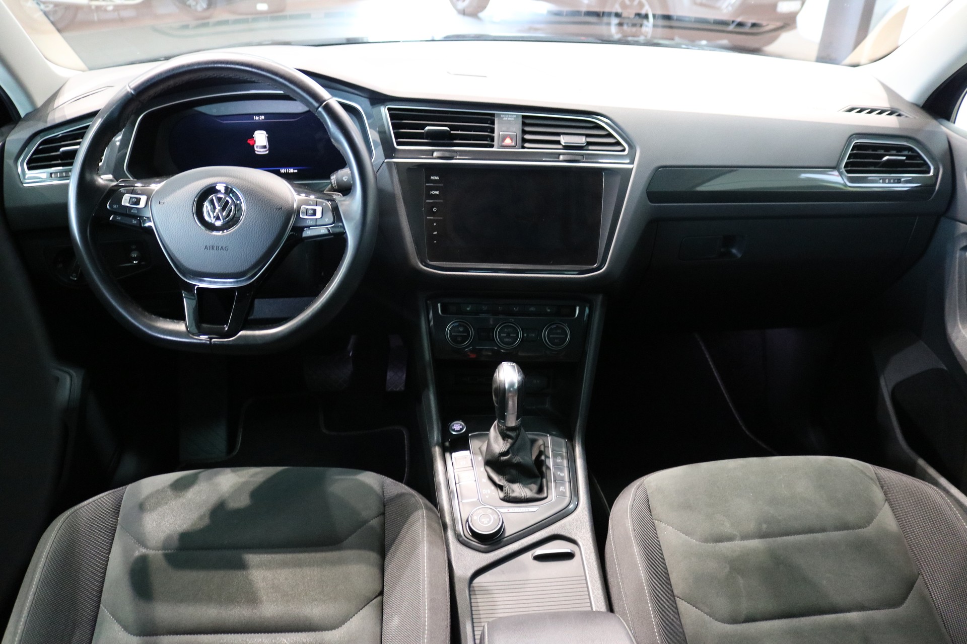 VW Tiguan 2.0TSI Highline 4Motion DSG-image-2