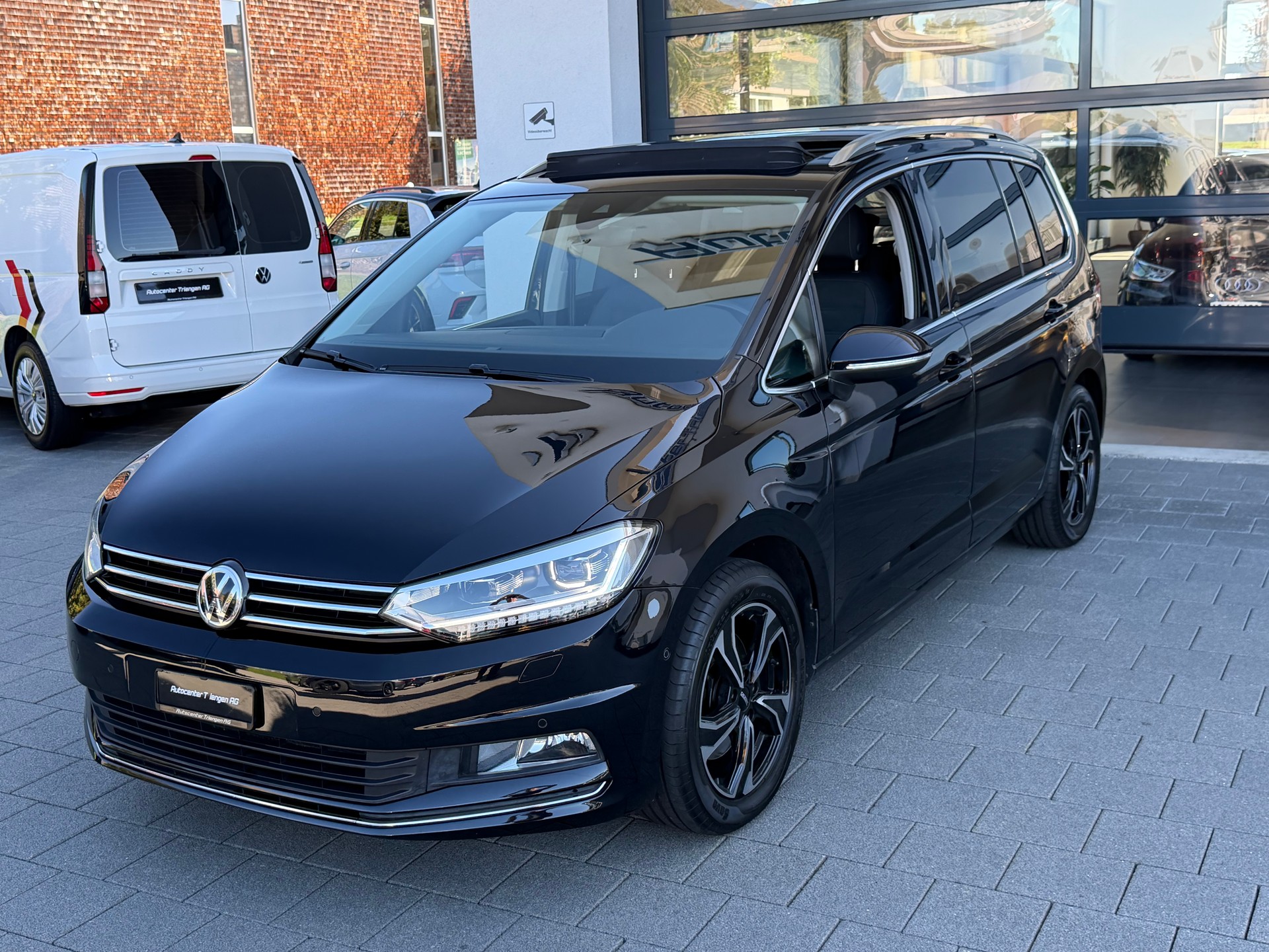 VW Touran 1.4 TSI BlueMotion Technology Highline DSG-image-4