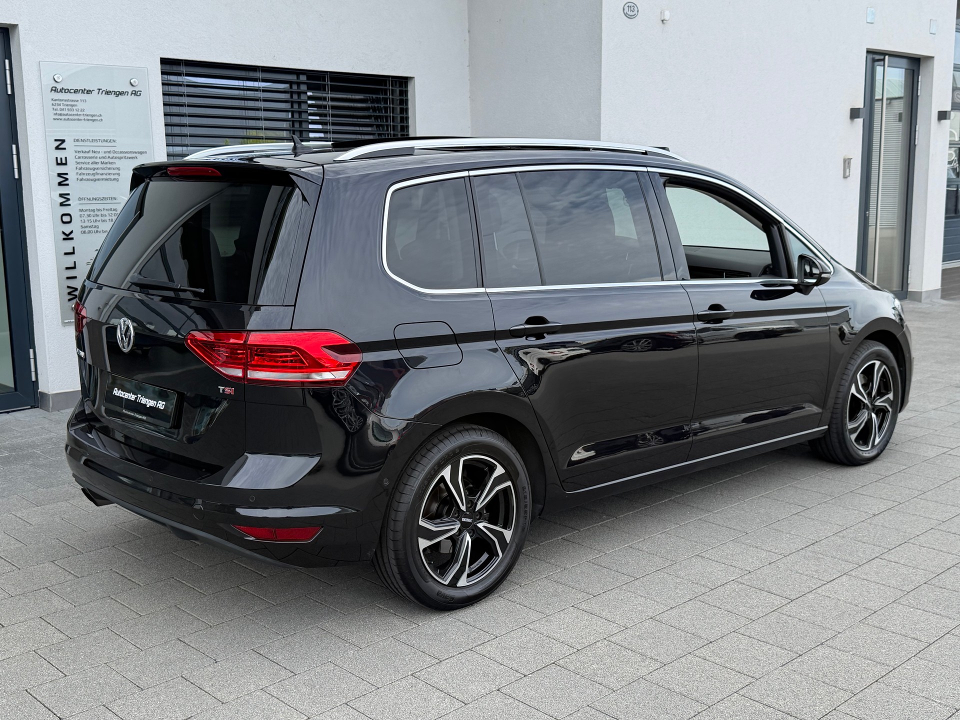 VW Touran 1.4 TSI BlueMotion Technology Highline DSG-image-6