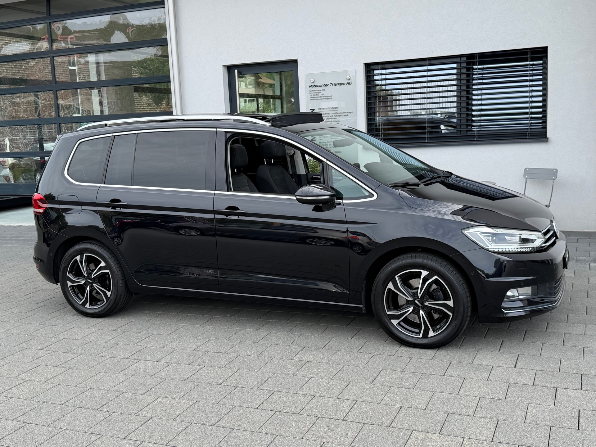 VW Touran 1.4 TSI BlueMotion Technology Highline DSG-image-5