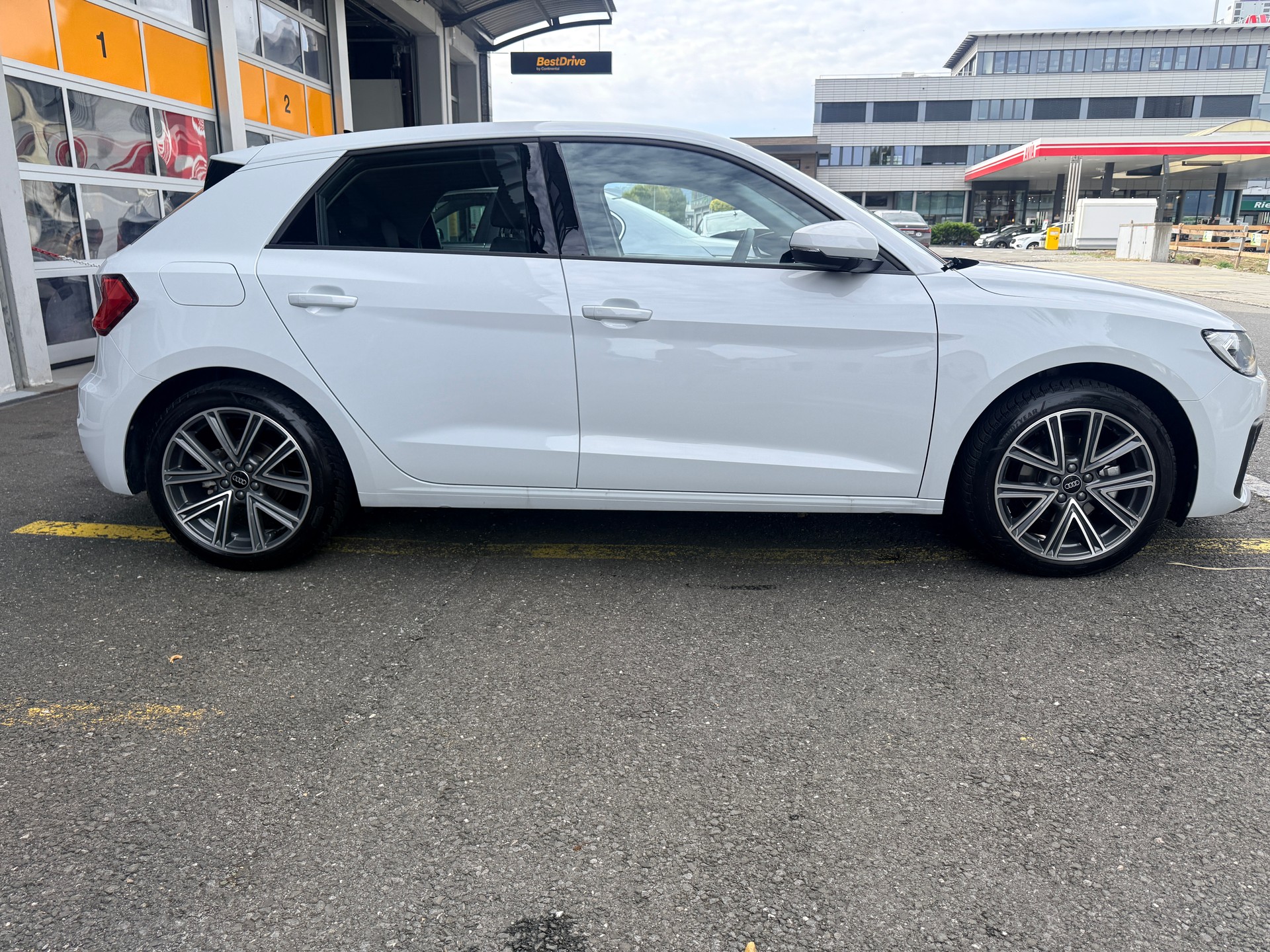 AUDI A1 Sportback 30 TFSI Attraction S-tronic 116PS CH-Fahrzeug.-image-2