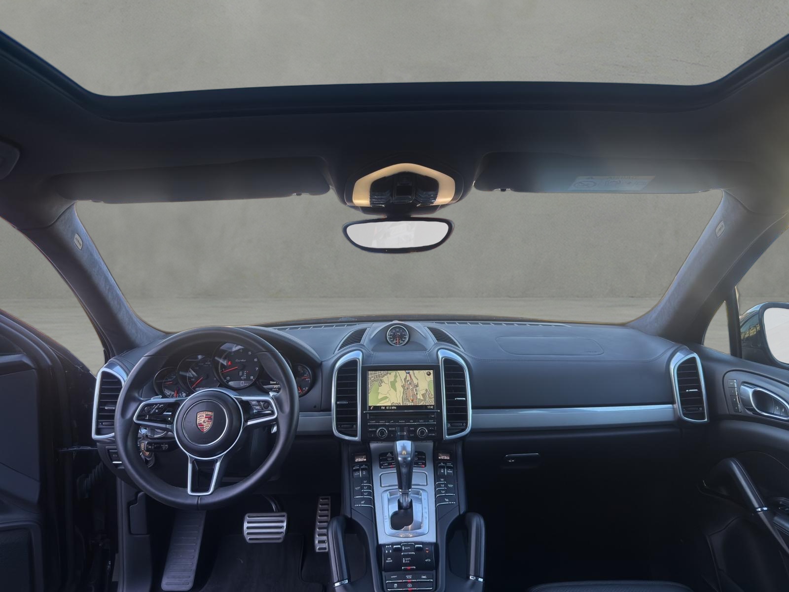 PORSCHE Cayenne Turbo-image-12