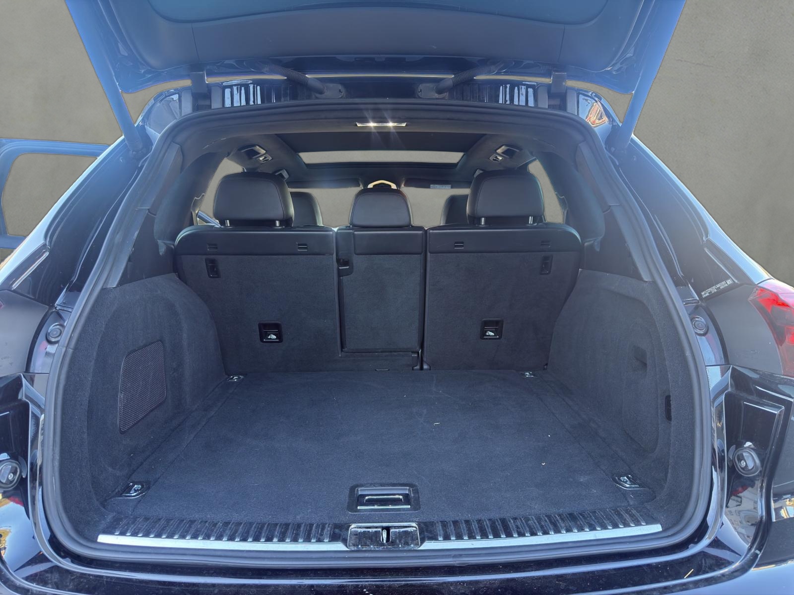 PORSCHE Cayenne Turbo-image-15
