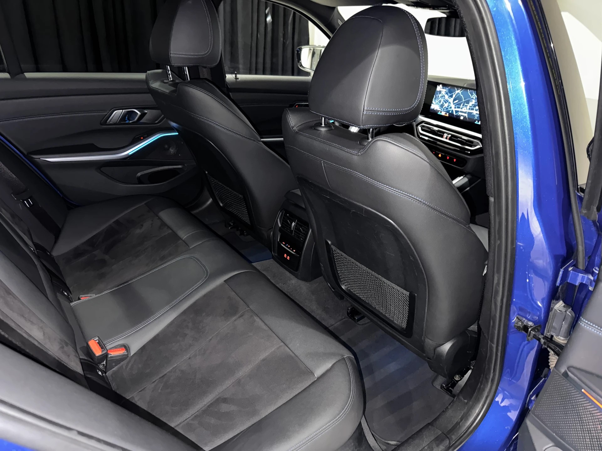 BMW 330e xDrive Steptronic M Sport-image-17