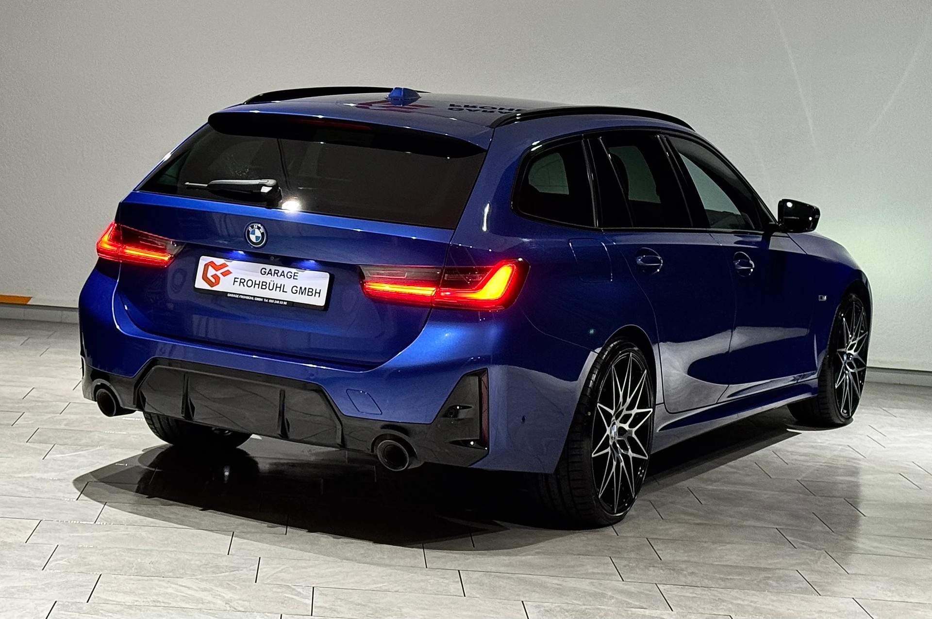 BMW 330e xDrive Steptronic M Sport-image-3