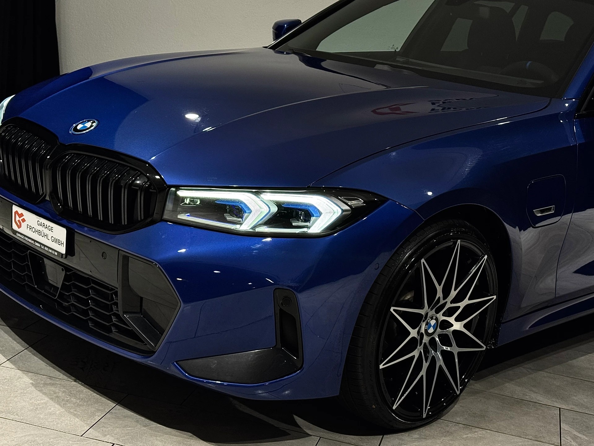 BMW 330e xDrive Steptronic M Sport-image-7