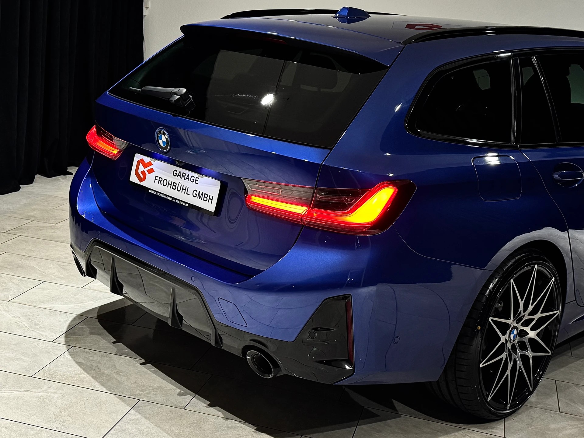 BMW 330e xDrive Steptronic M Sport-image-11