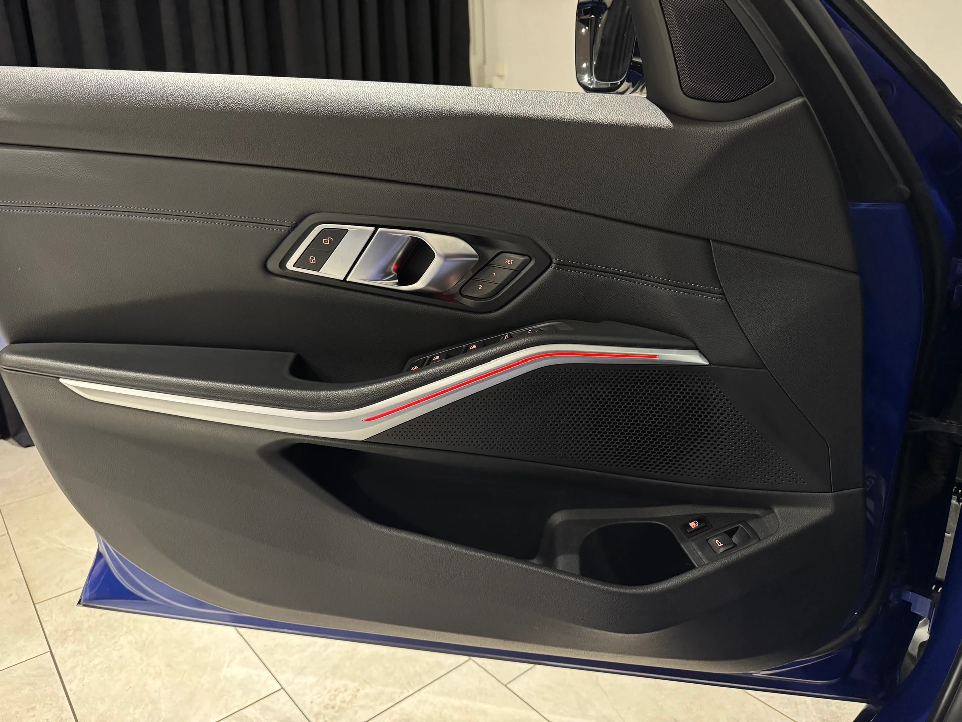 BMW 330e xDrive Steptronic M Sport-image-23
