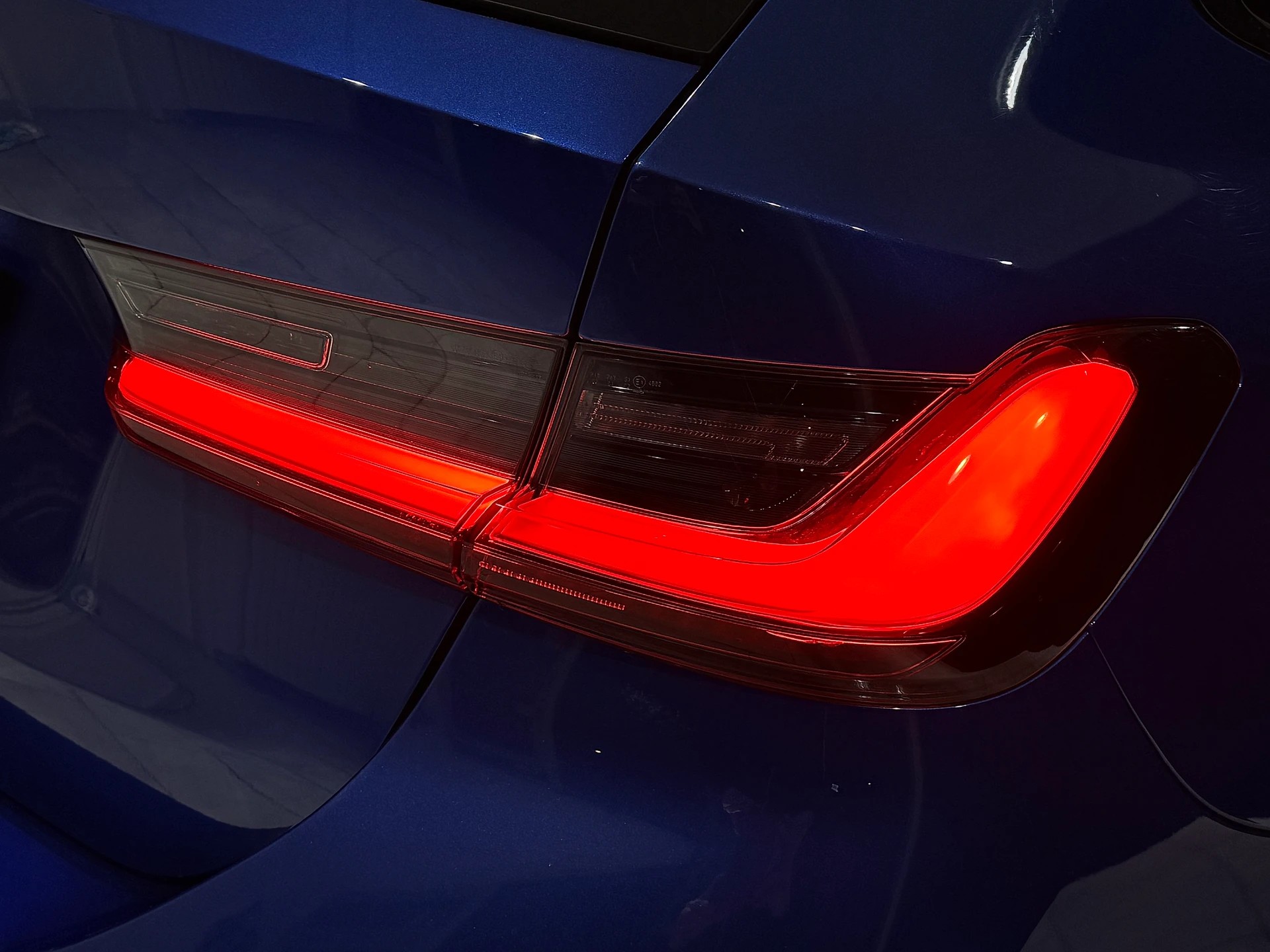 BMW 330e xDrive Steptronic M Sport-image-12