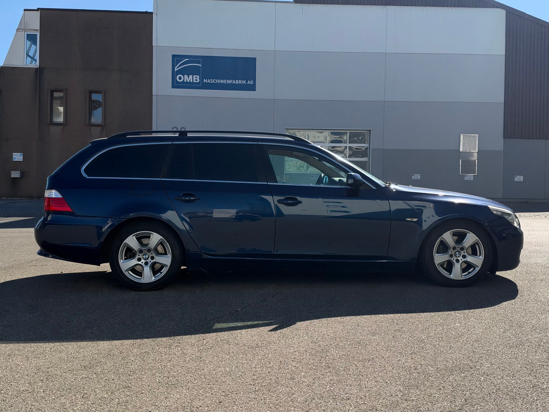 BMW 525xd Touring Steptronic-image-3