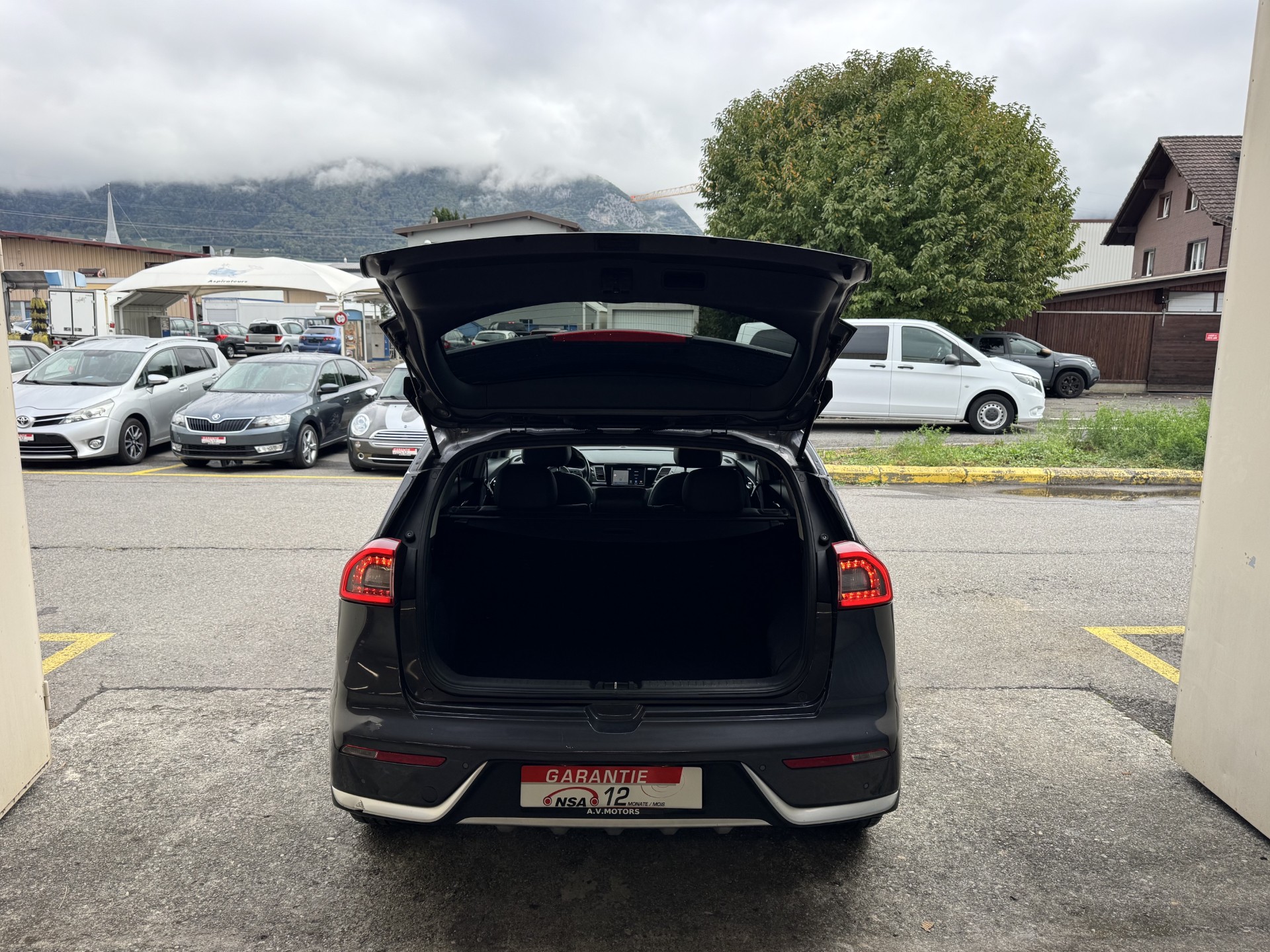 KIA Niro 1.6GDi Hybrid Style DCT-image-6