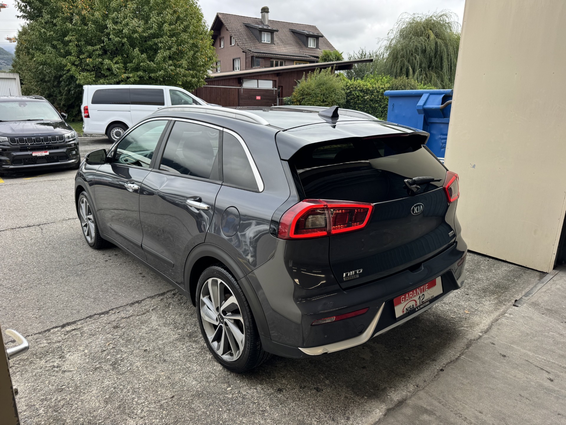 KIA Niro 1.6GDi Hybrid Style DCT-image-3