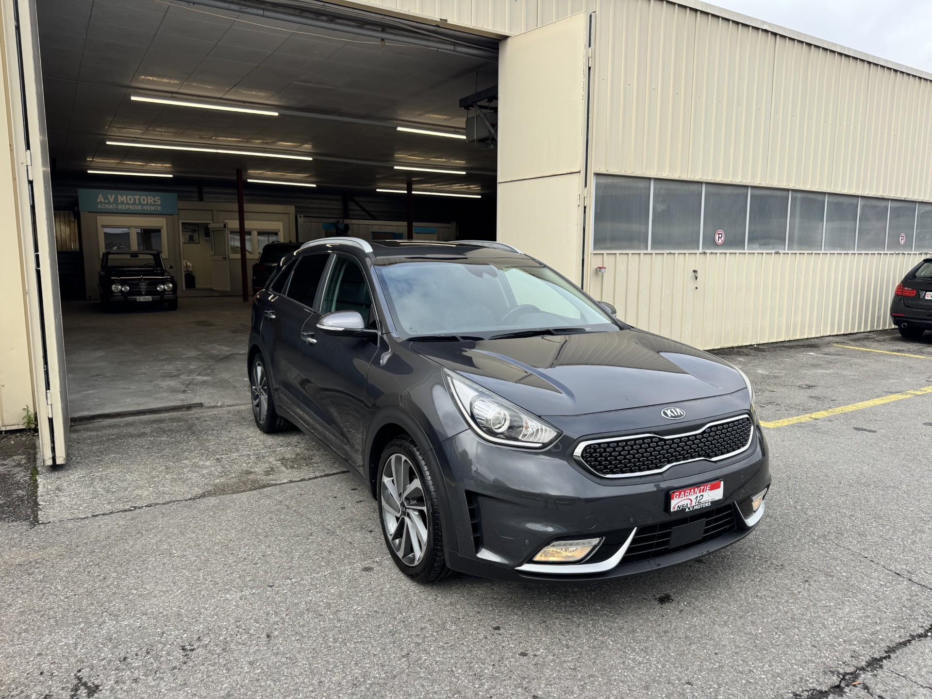 KIA Niro 1.6GDi Hybrid Style DCT-image-1