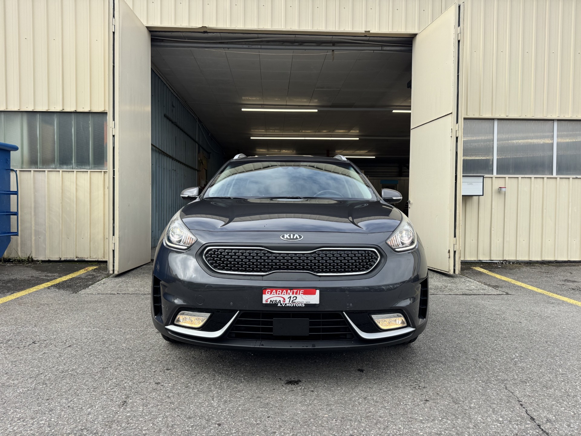KIA Niro 1.6GDi Hybrid Style DCT-image-2