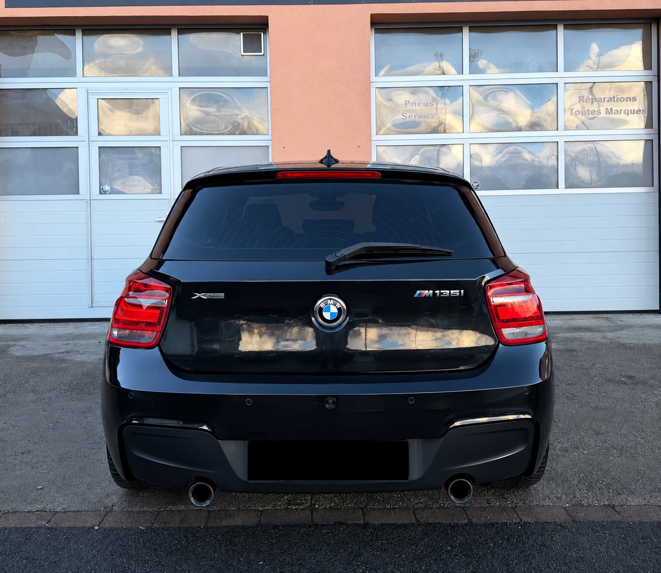 BMW M135i xDrive Steptronic-image-4
