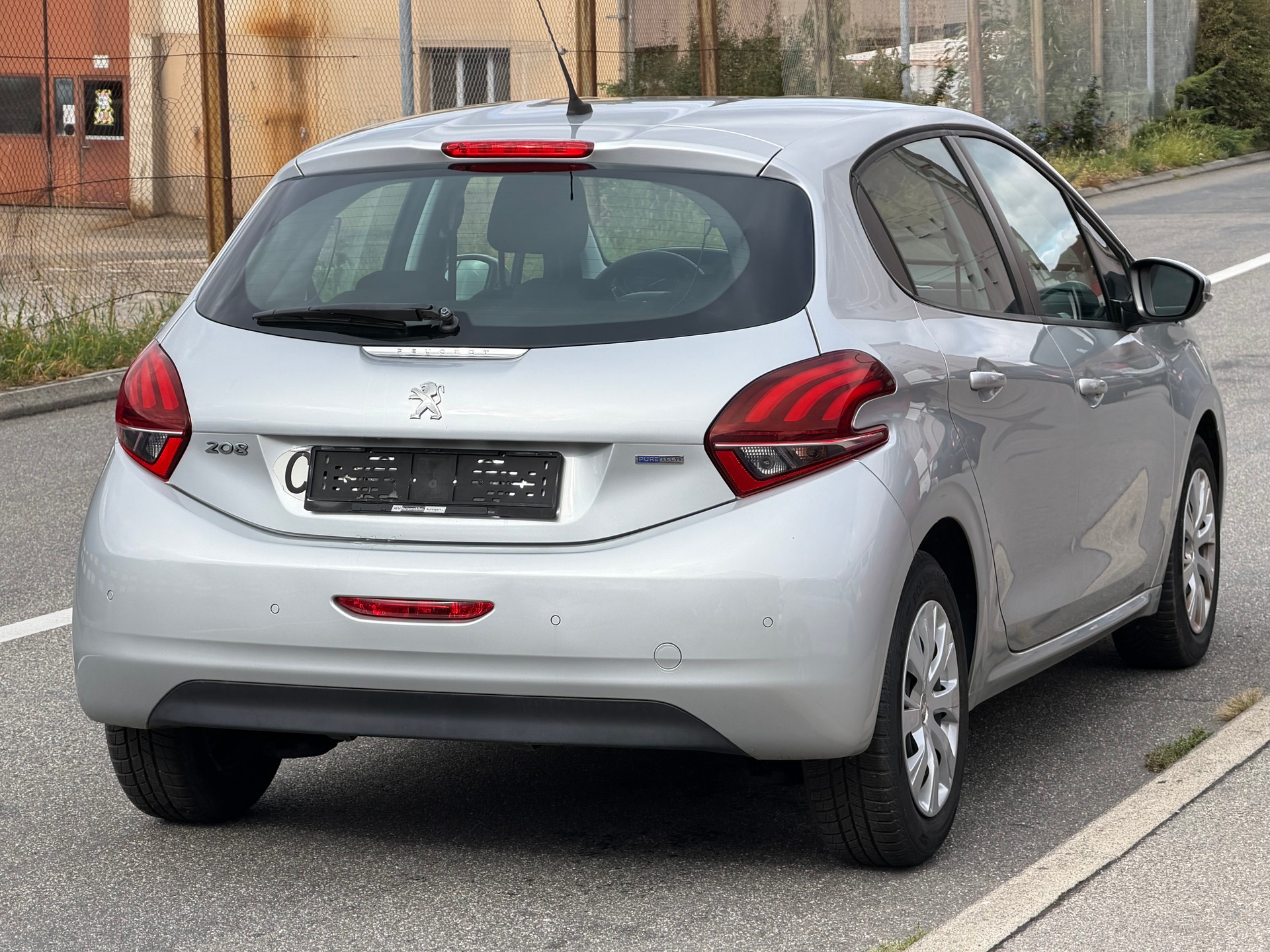 PEUGEOT 208 1.2 PureTech Access-image-5