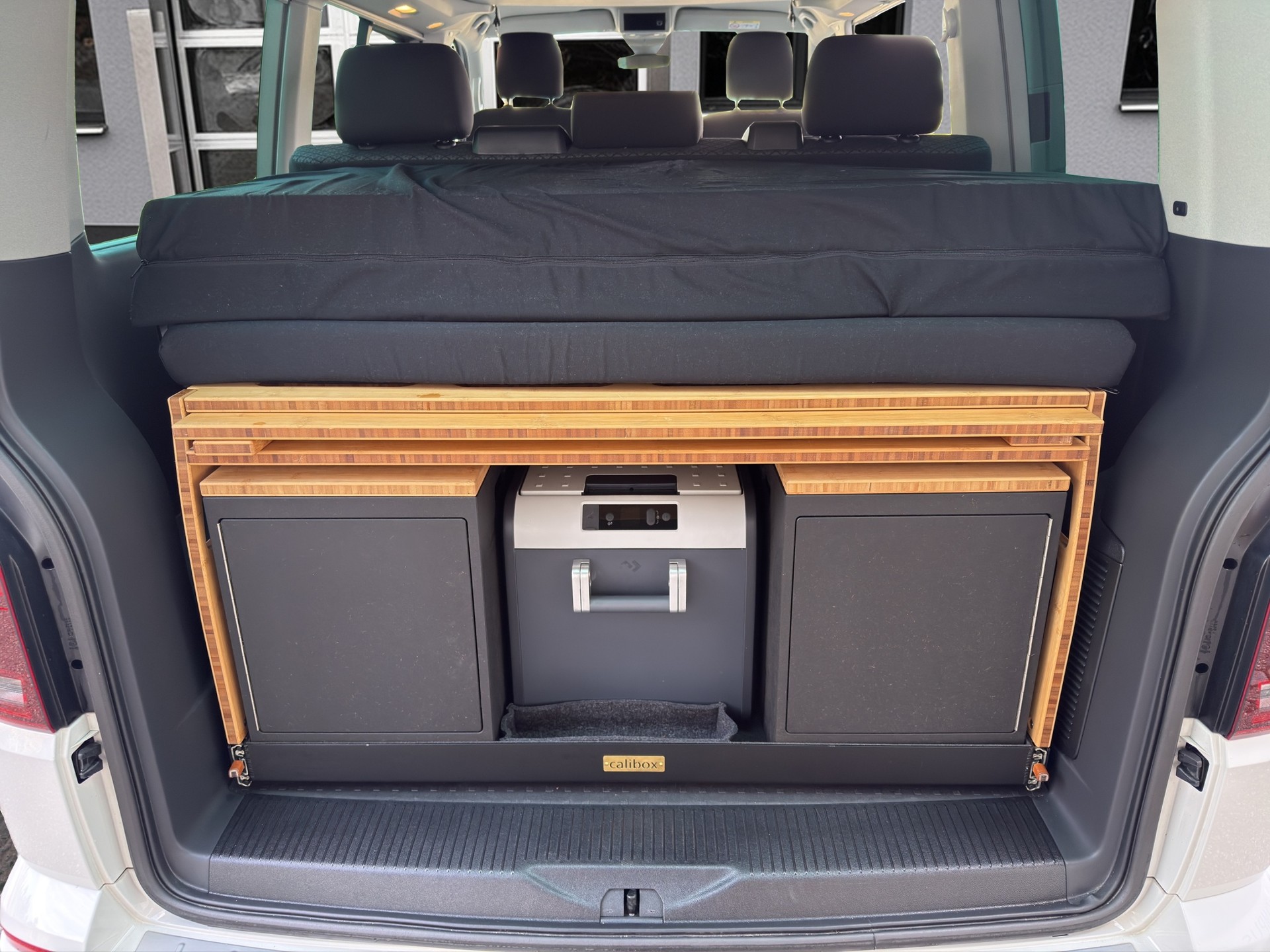 VW T6.1 California 2.0 TDI Beach Edition Liberty DSG-image-23