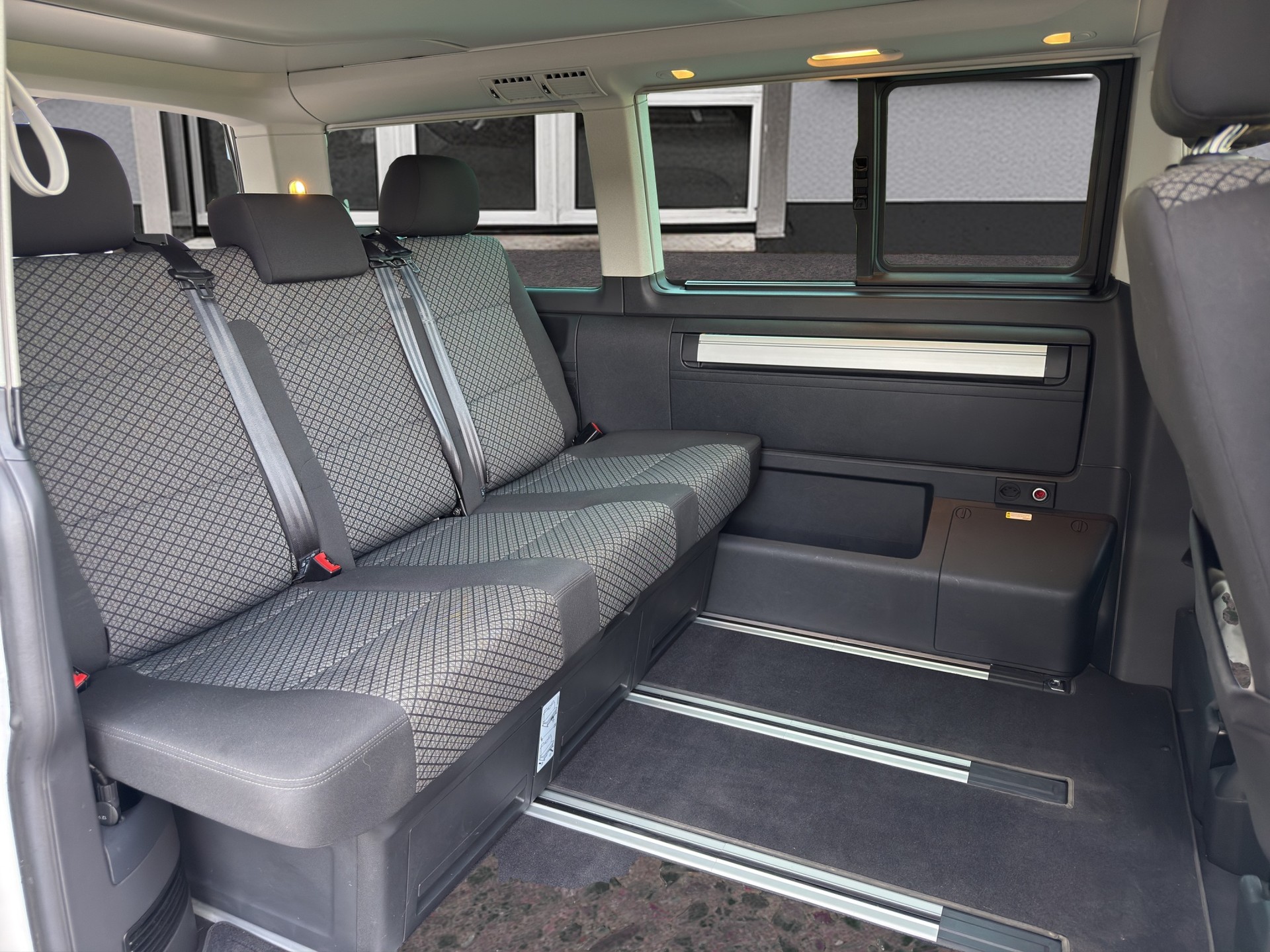 VW T6.1 California 2.0 TDI Beach Edition Liberty DSG-image-21