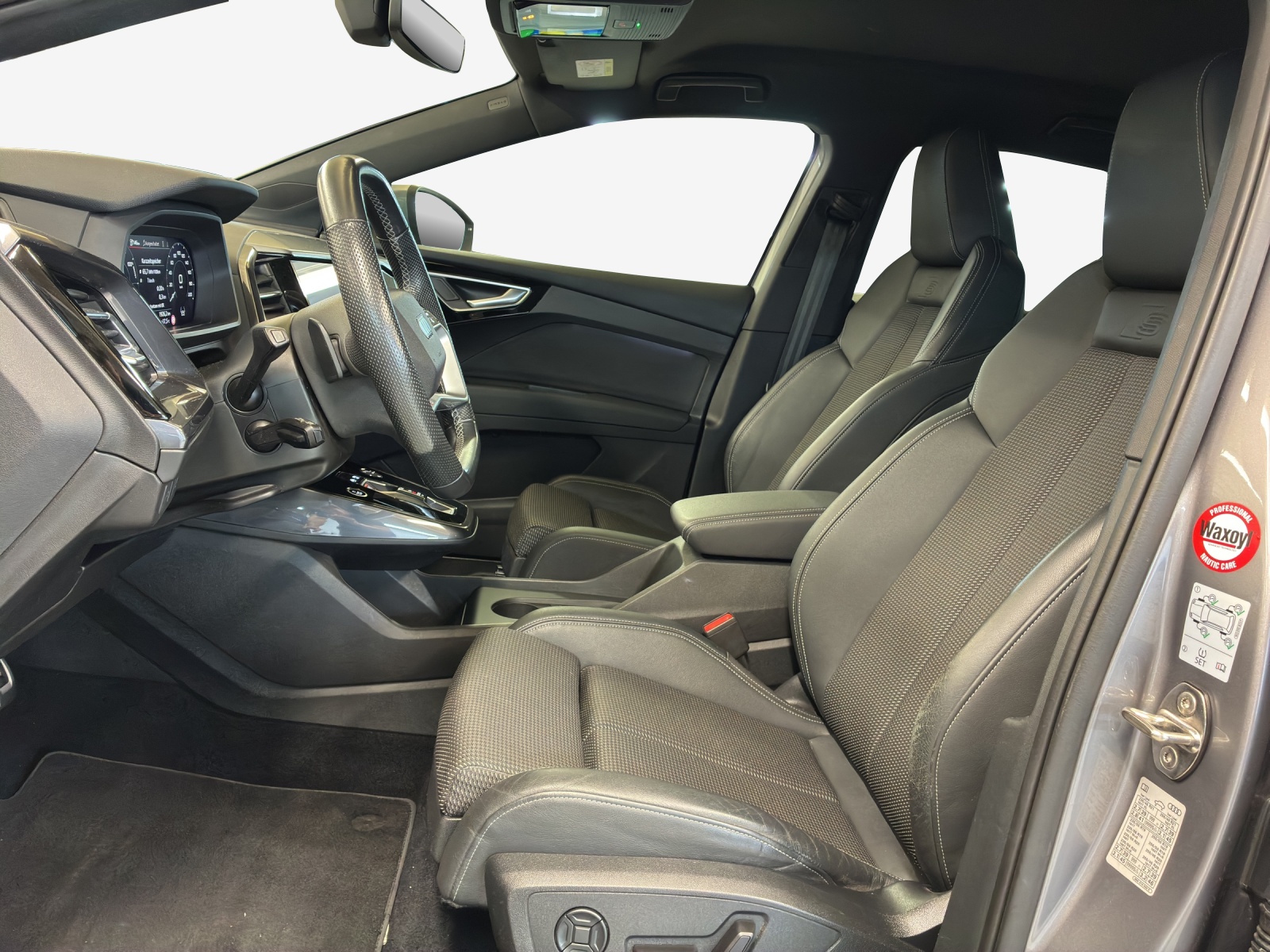 AUDI Q4 e-tron 50 quattro-image-7