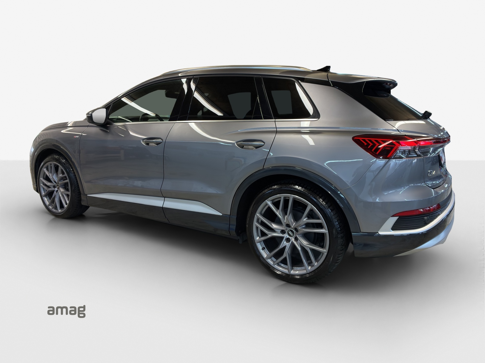AUDI Q4 e-tron 50 quattro-image-2