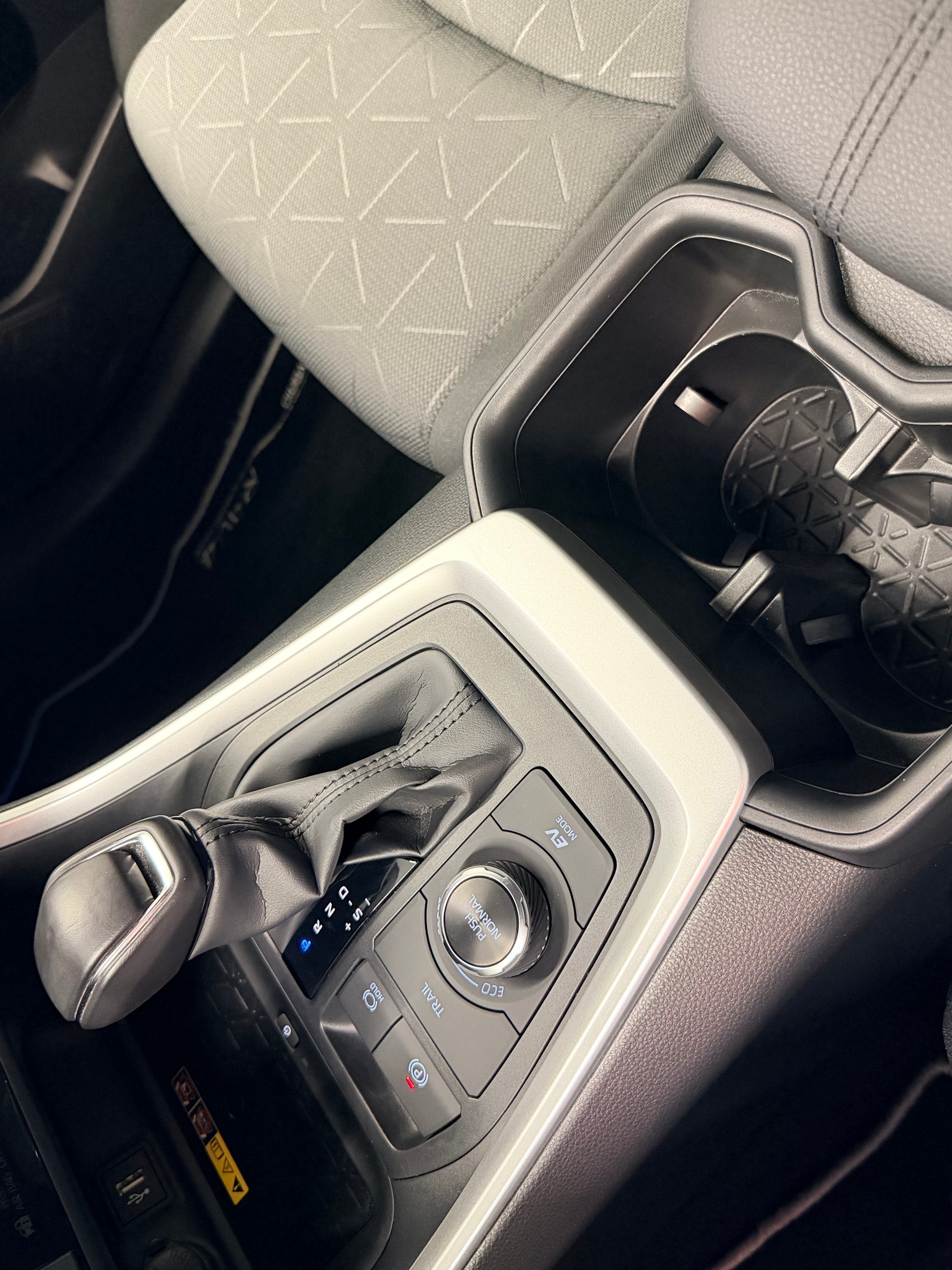 TOYOTA RAV-4 2.5 HSD Trend e-CVT 4WD-image-20