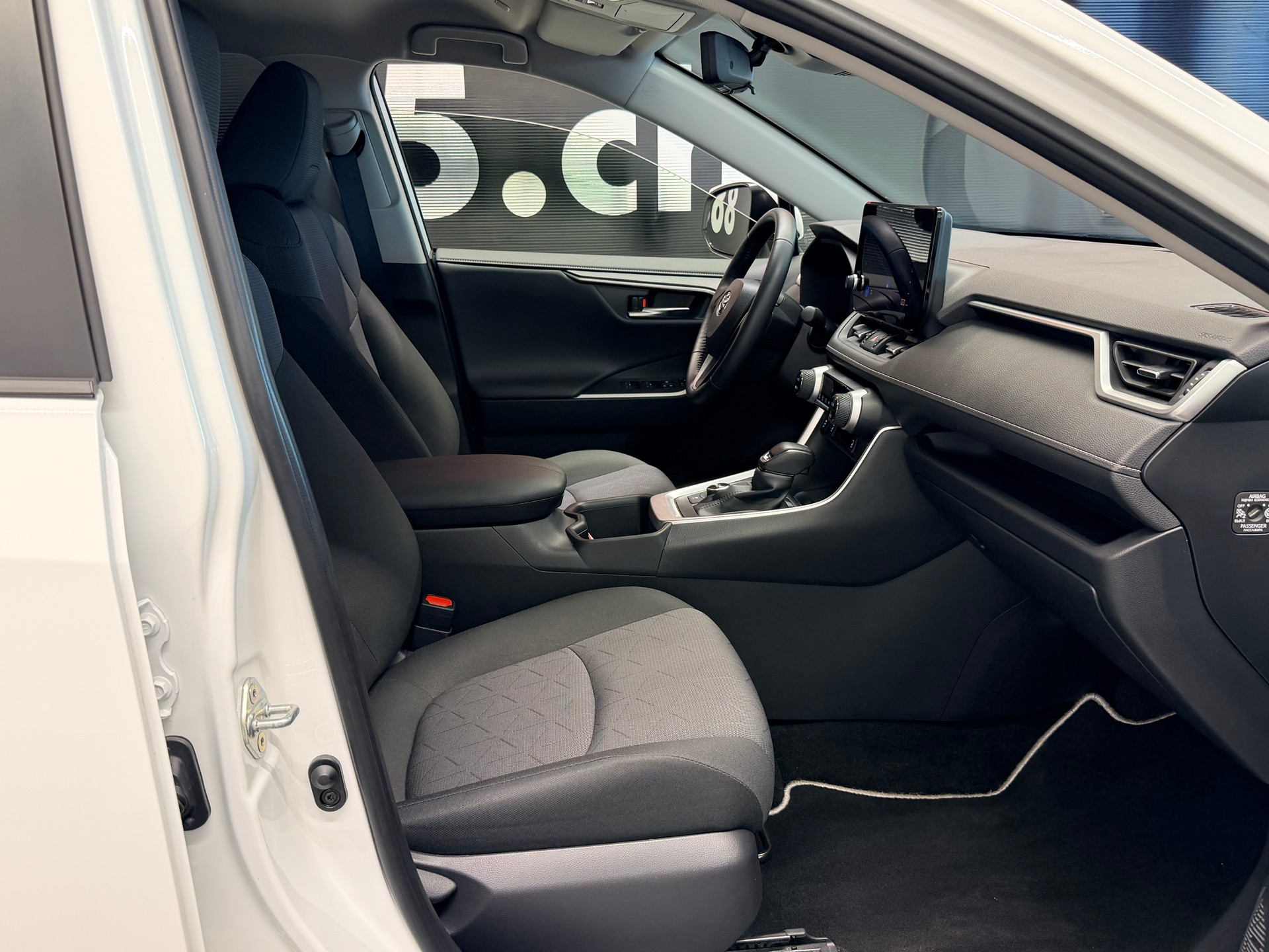 TOYOTA RAV-4 2.5 HSD Trend e-CVT 4WD-image-18