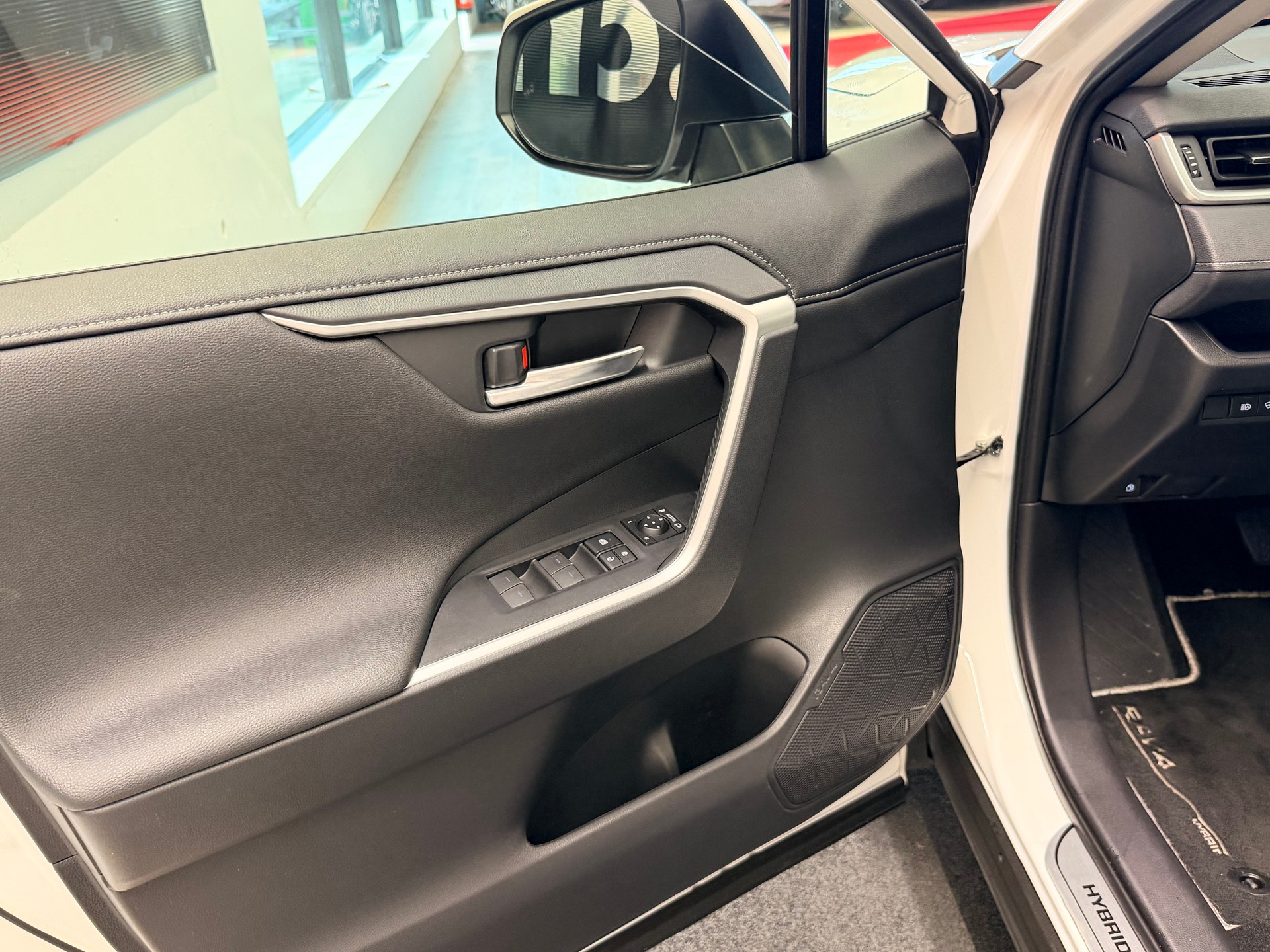 TOYOTA RAV-4 2.5 HSD Trend e-CVT 4WD-image-11