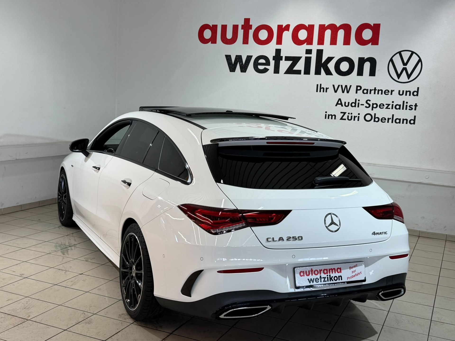 MERCEDES-BENZ CLA Shooting Brake 250 4Matic 7G-DCT AMG Line-image-3