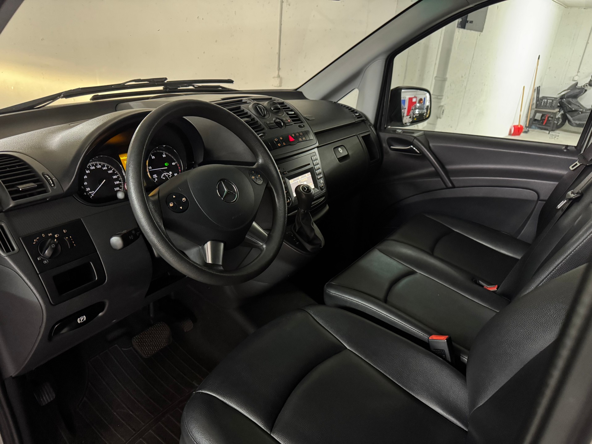 MERCEDES-BENZ Vito 116 CDI Blue Efficiency L 4Matic A 9-Platz-image-7