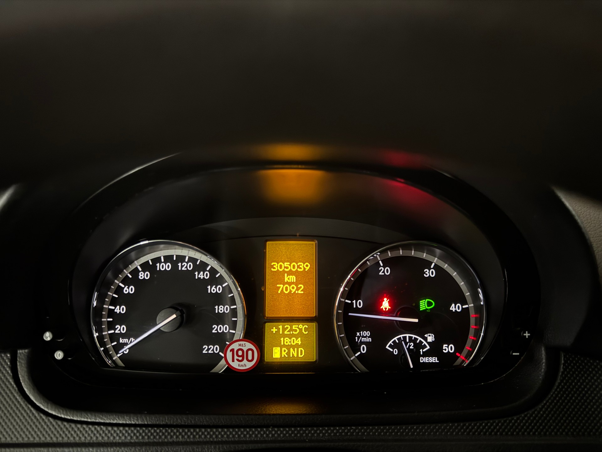 MERCEDES-BENZ Vito 116 CDI Blue Efficiency L 4Matic A 9-Platz-image-14