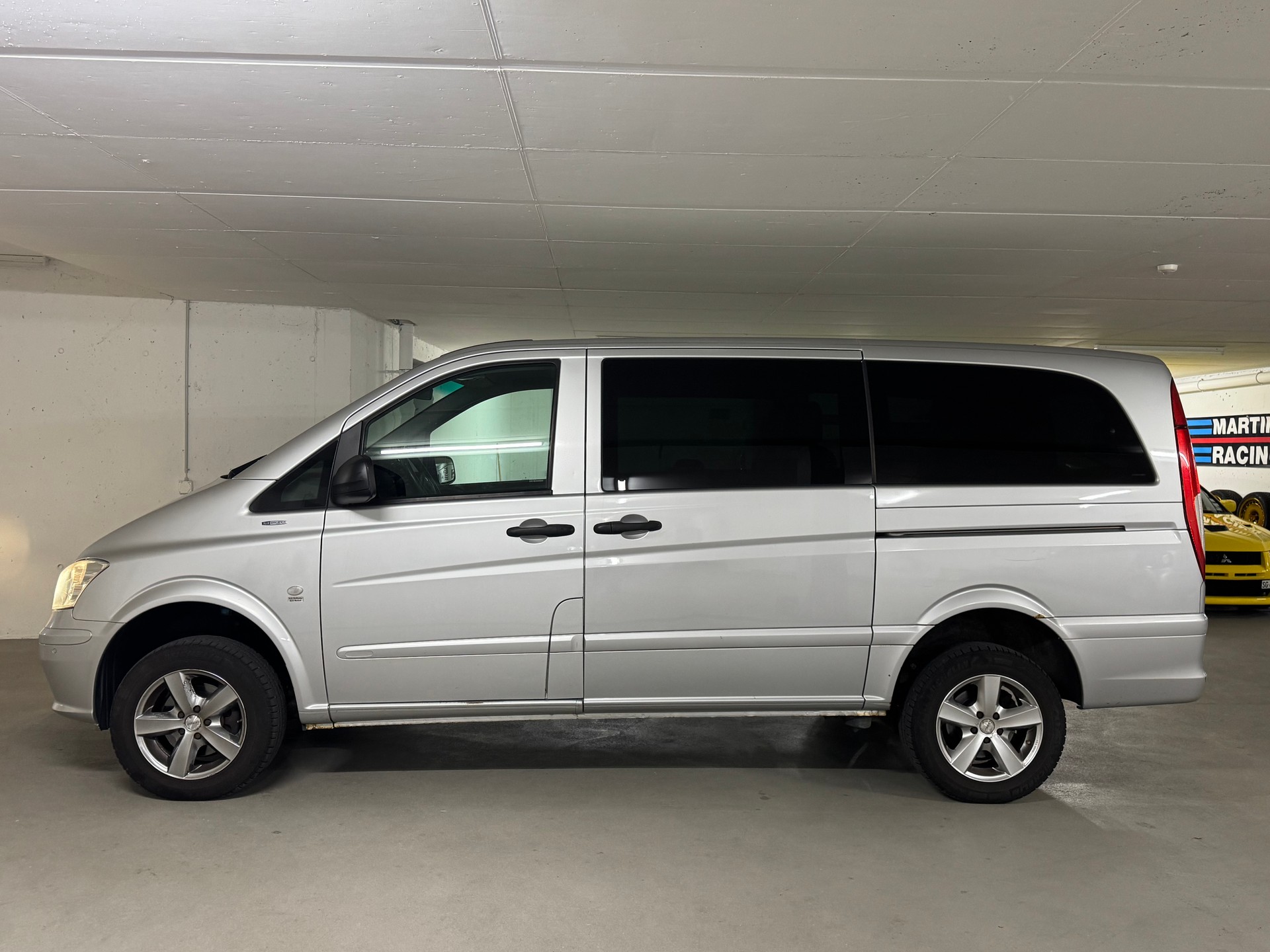 MERCEDES-BENZ Vito 116 CDI Blue Efficiency L 4Matic A 9-Platz-image-3