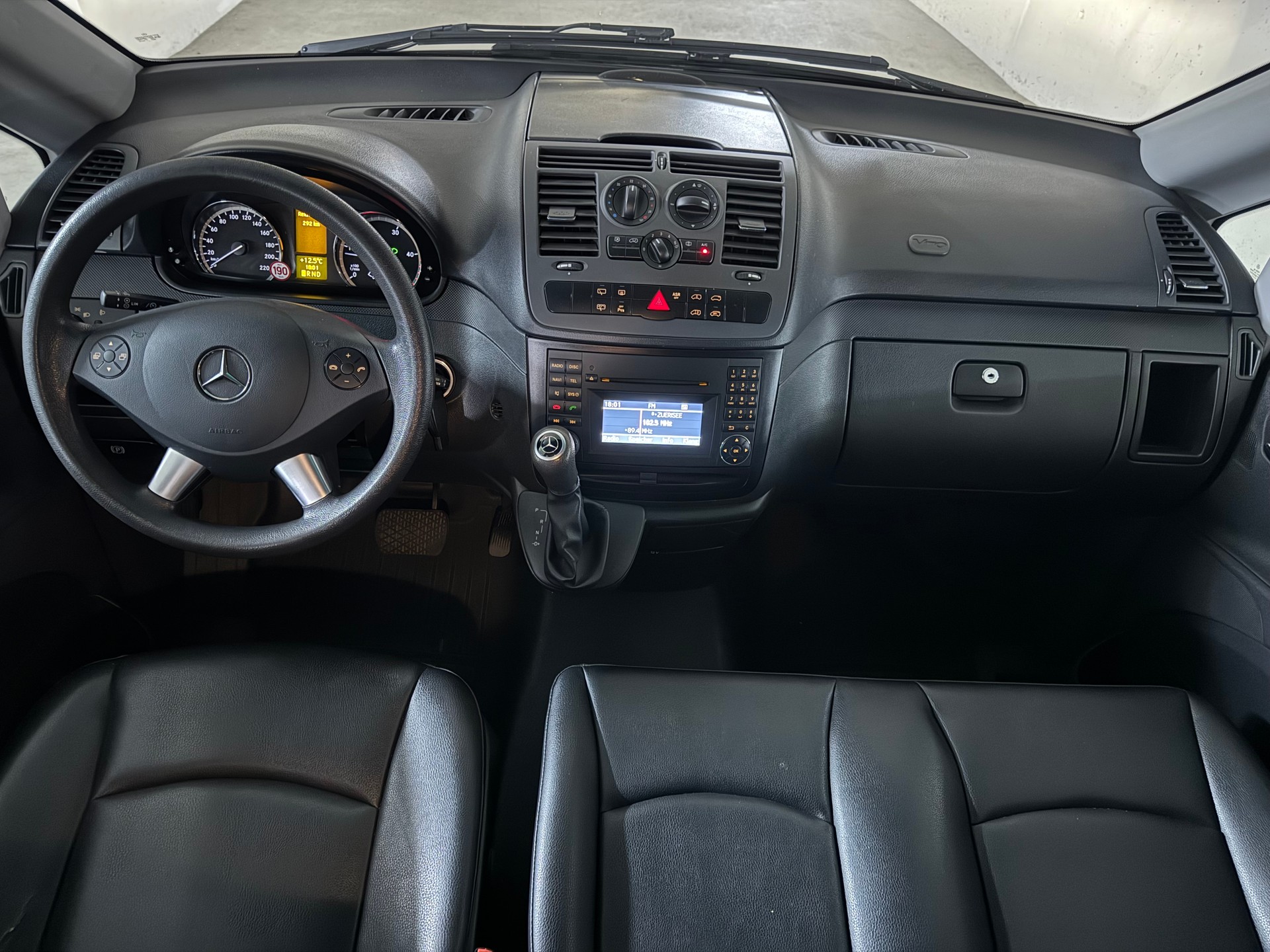 MERCEDES-BENZ Vito 116 CDI Blue Efficiency L 4Matic A 9-Platz-image-9