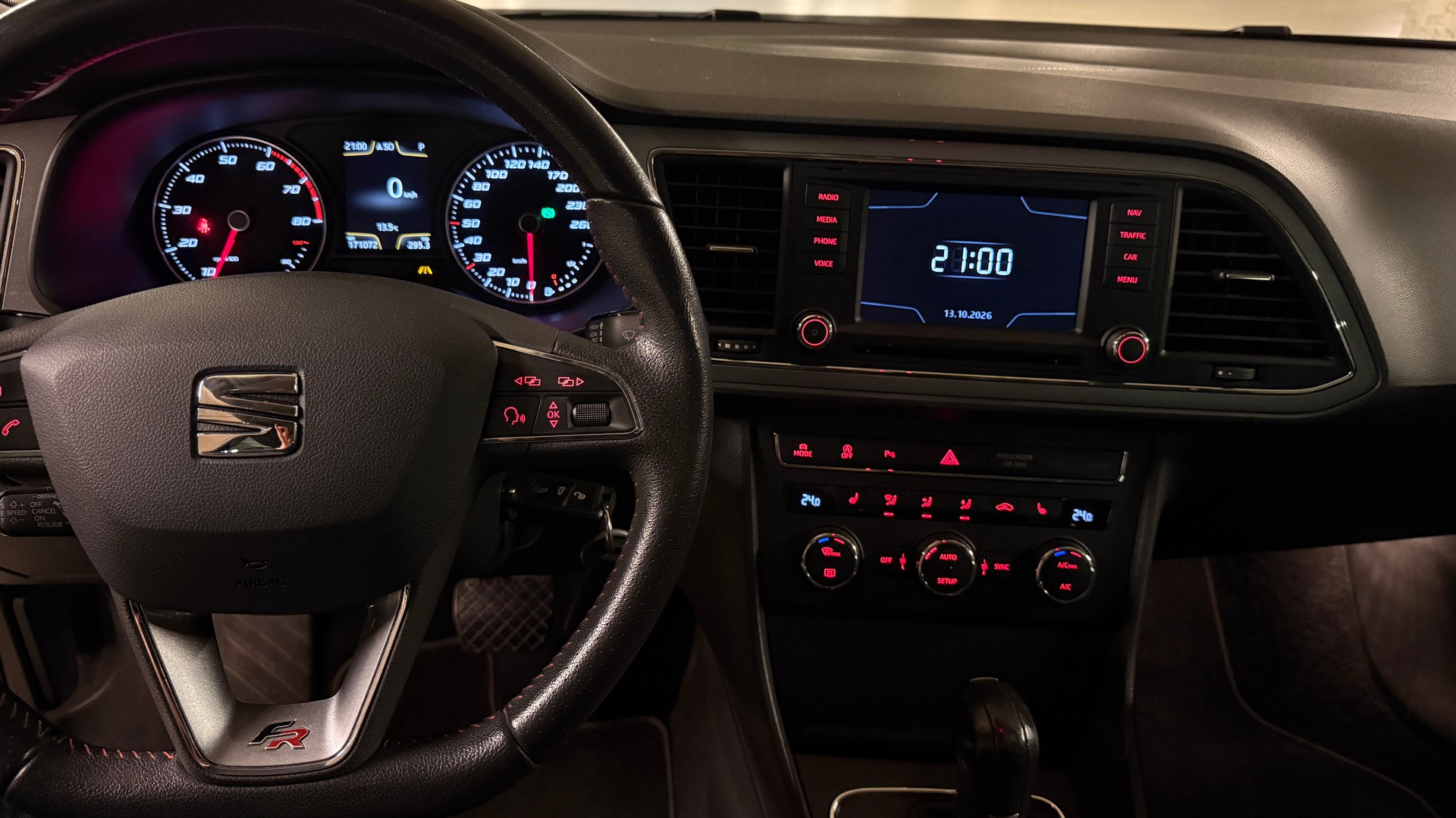 SEAT Leon ST 1.8 TSI FR DSG-image-10