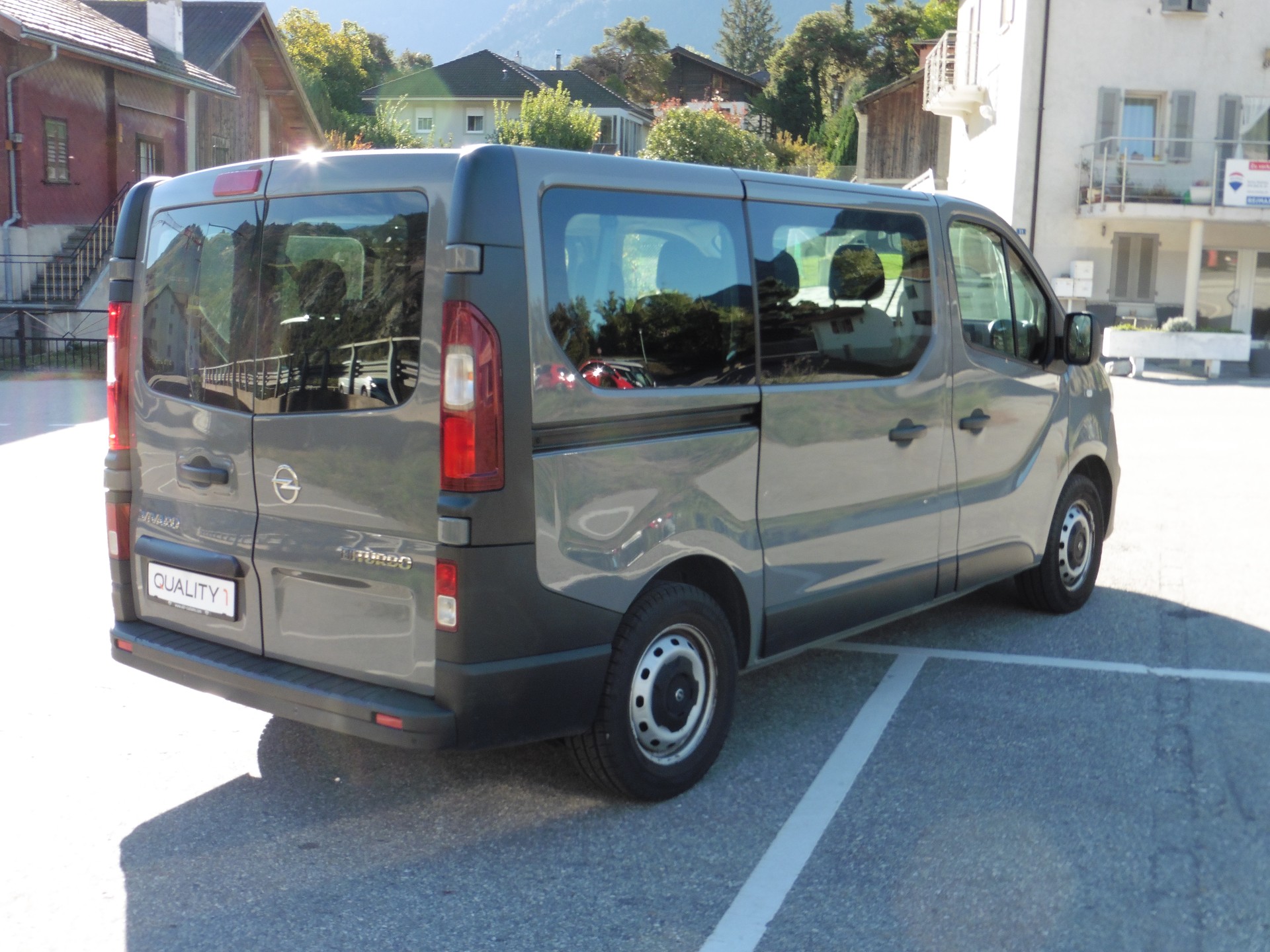 OPEL Vivaro 1.6 CDTI 2.7t L1H1-image-8