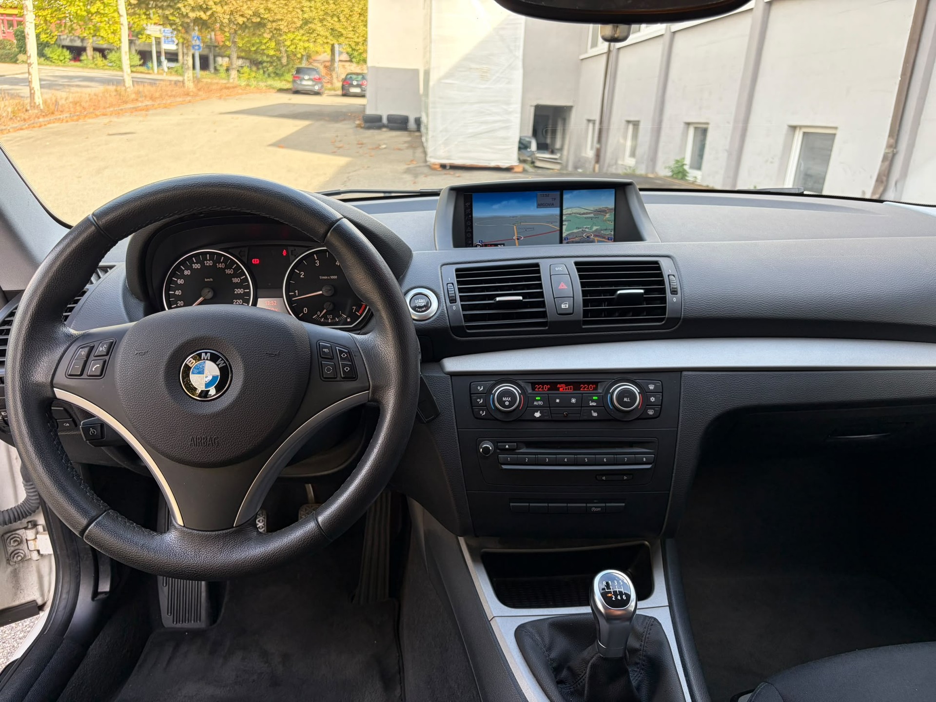 BMW 116i-image-6