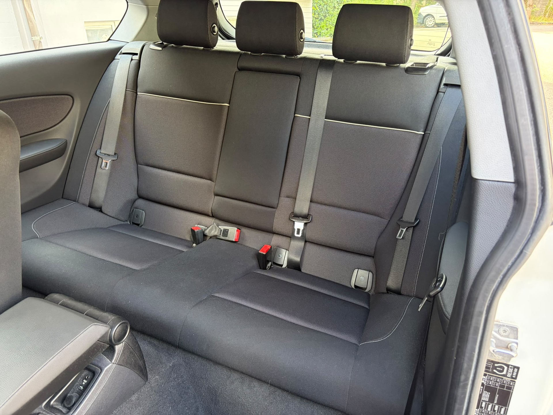 BMW 116i-image-9