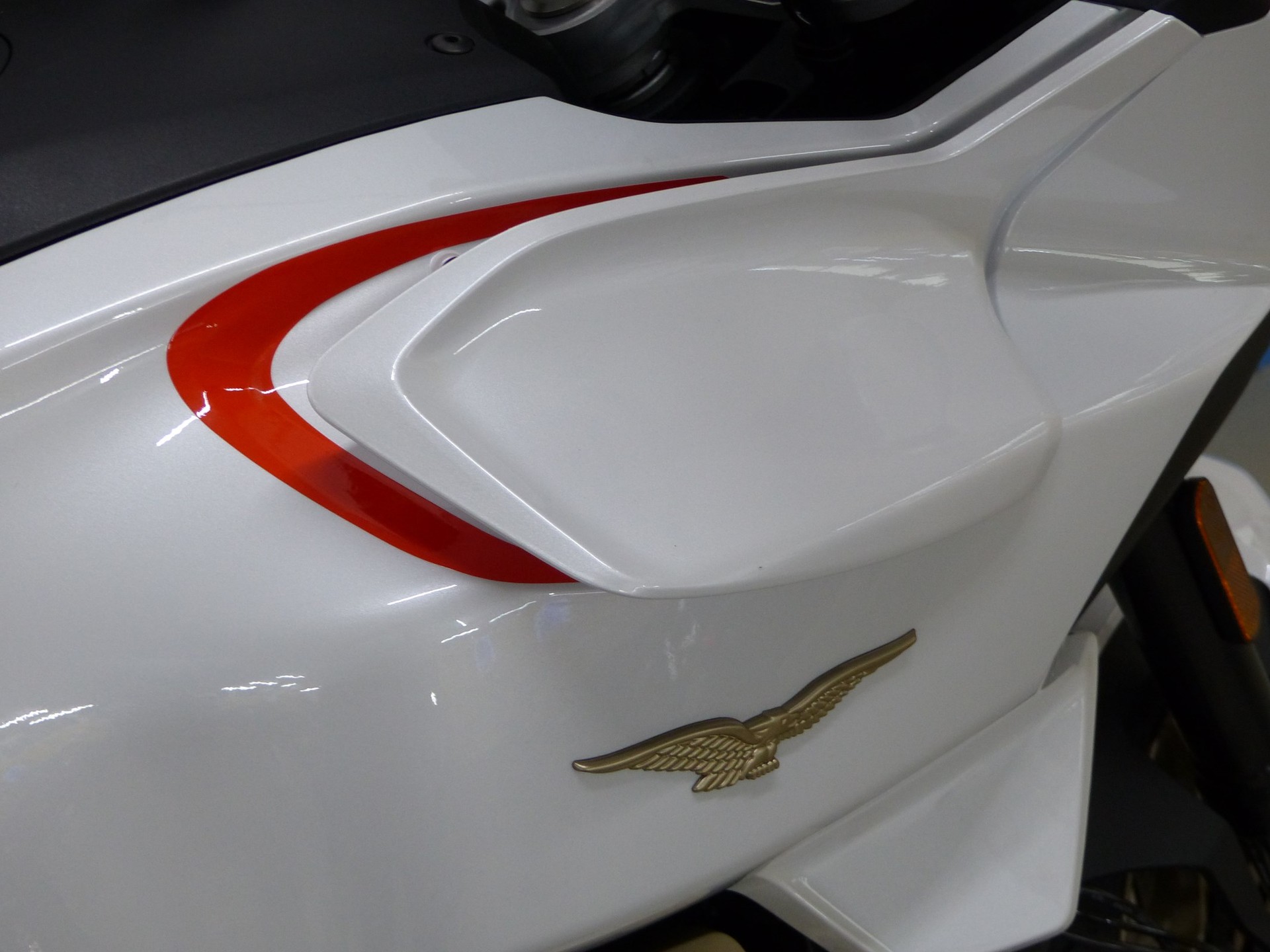 MOTO GUZZI V100 Mandello ABS-image-6