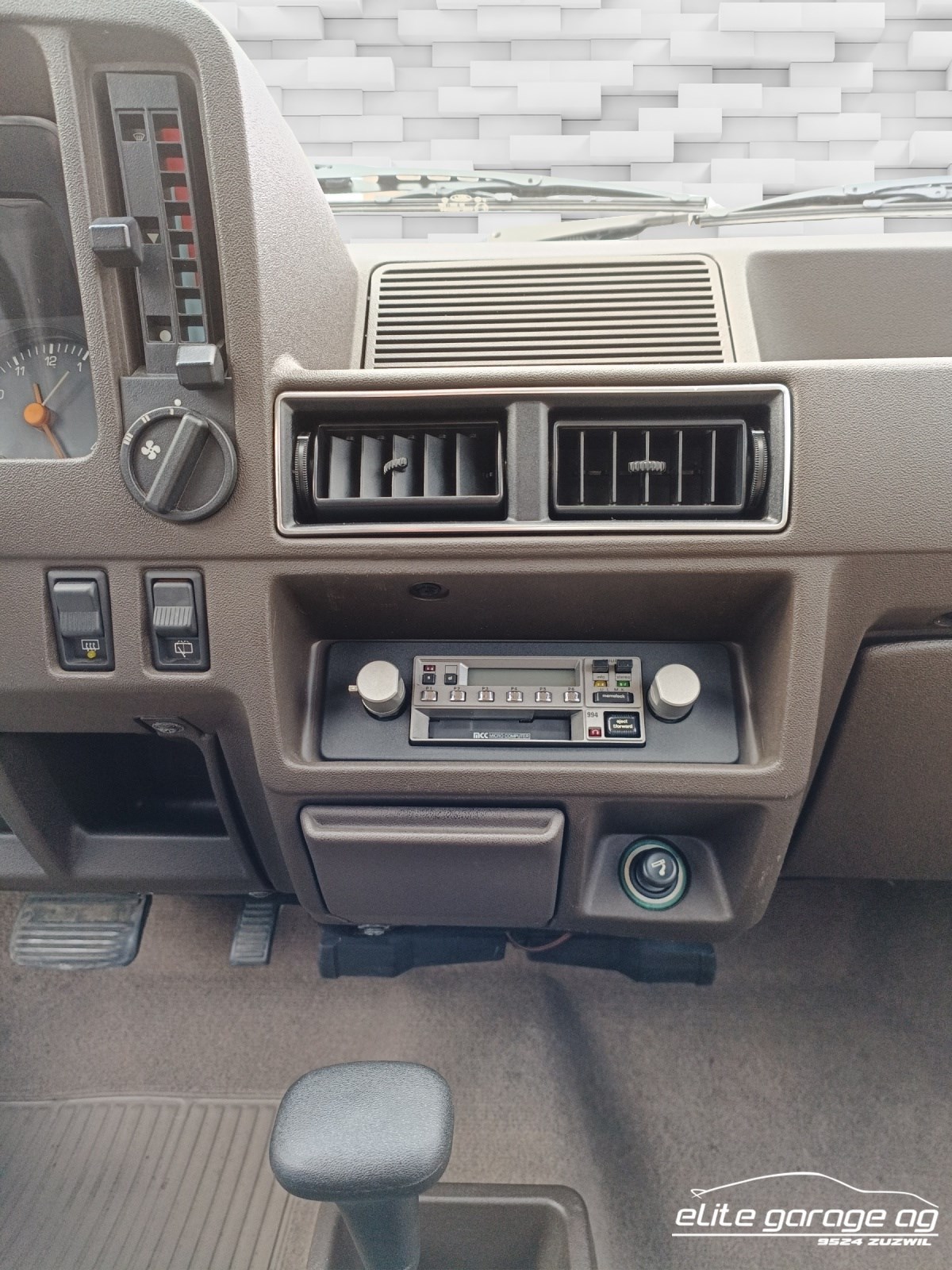 FORD Escort 1600 L-image-15