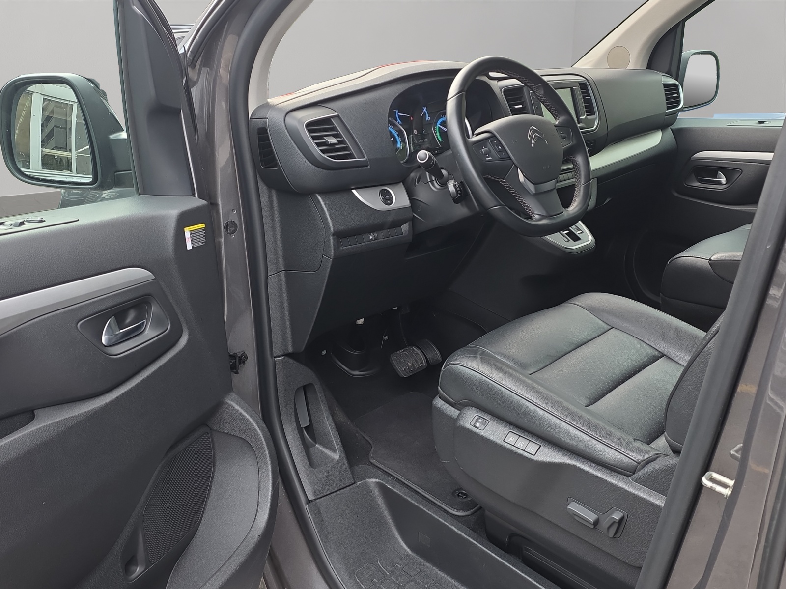 CITROEN Spacetourer Elektro Business Lounge 75 M-image-6
