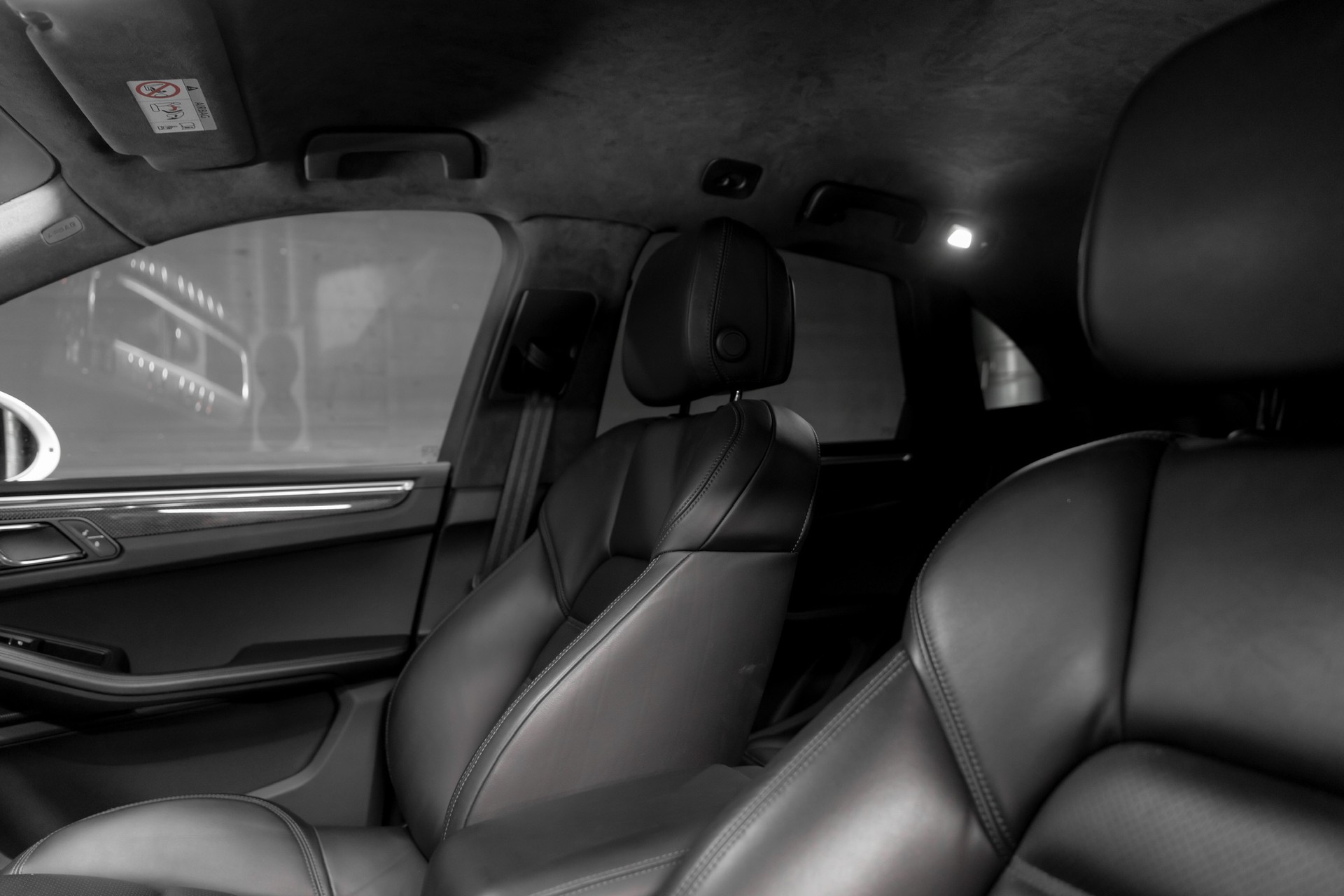 PORSCHE Macan Turbo Performance PDK-image-4