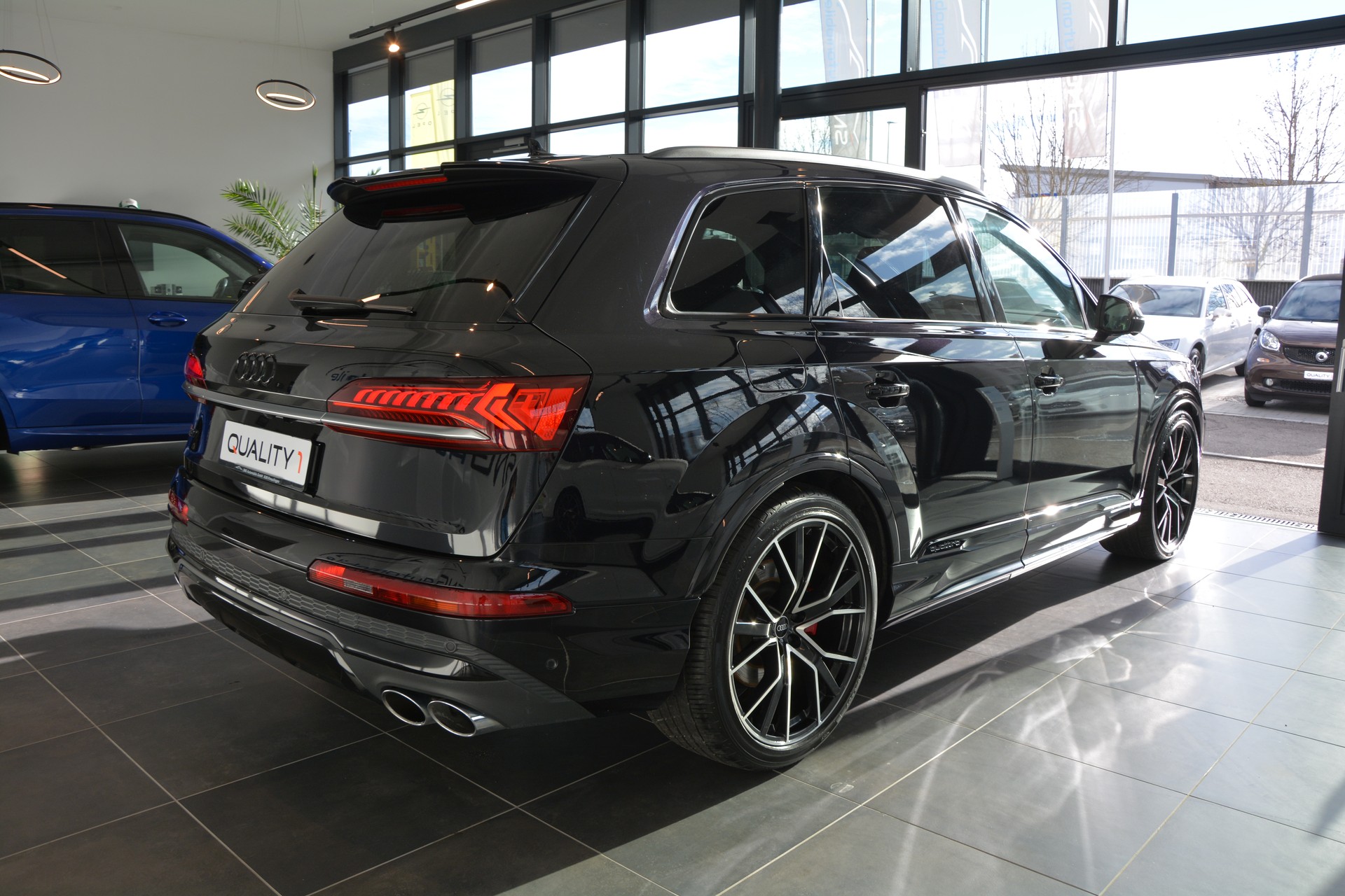 AUDI SQ7 TFSI quattro tiptronic-image-5
