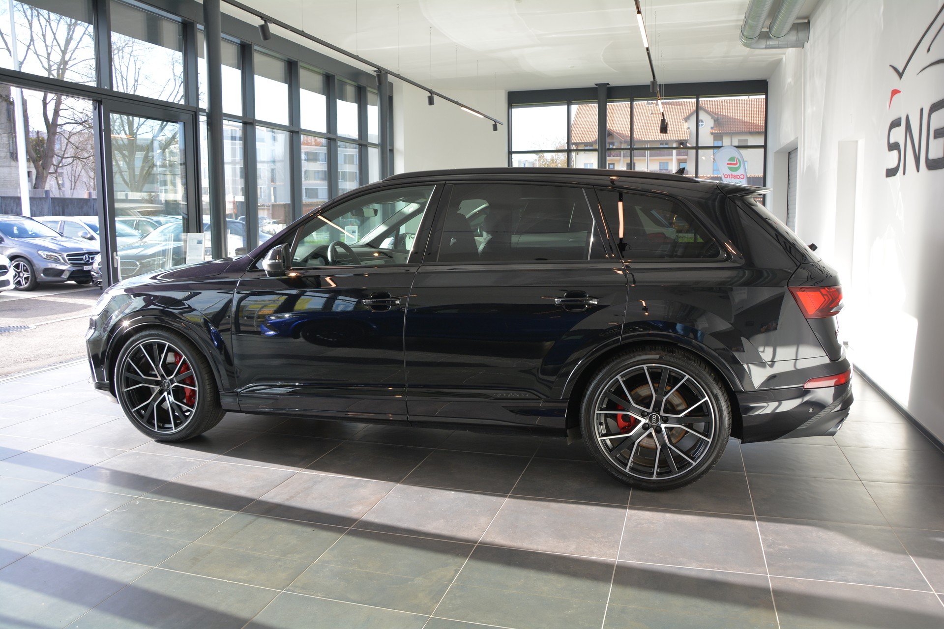 AUDI SQ7 TFSI quattro tiptronic-showroom-element-2