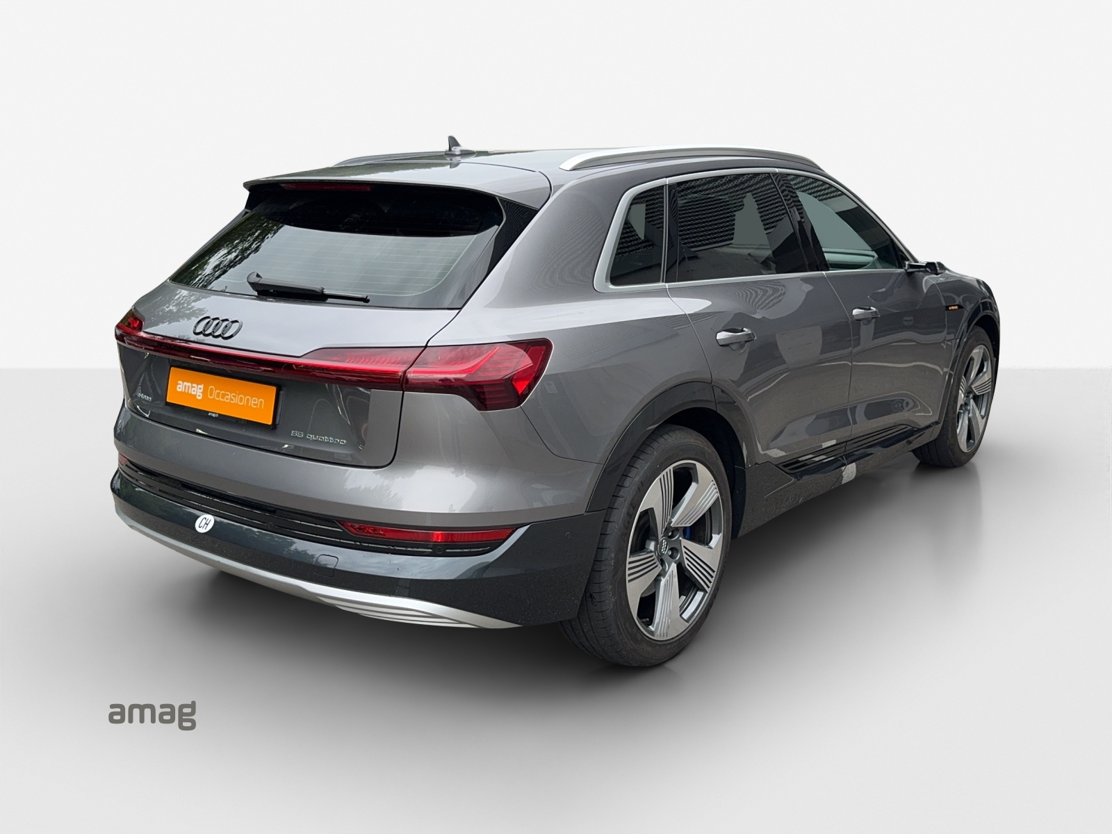 AUDI e-tron 55 Advanced quattro-image-3